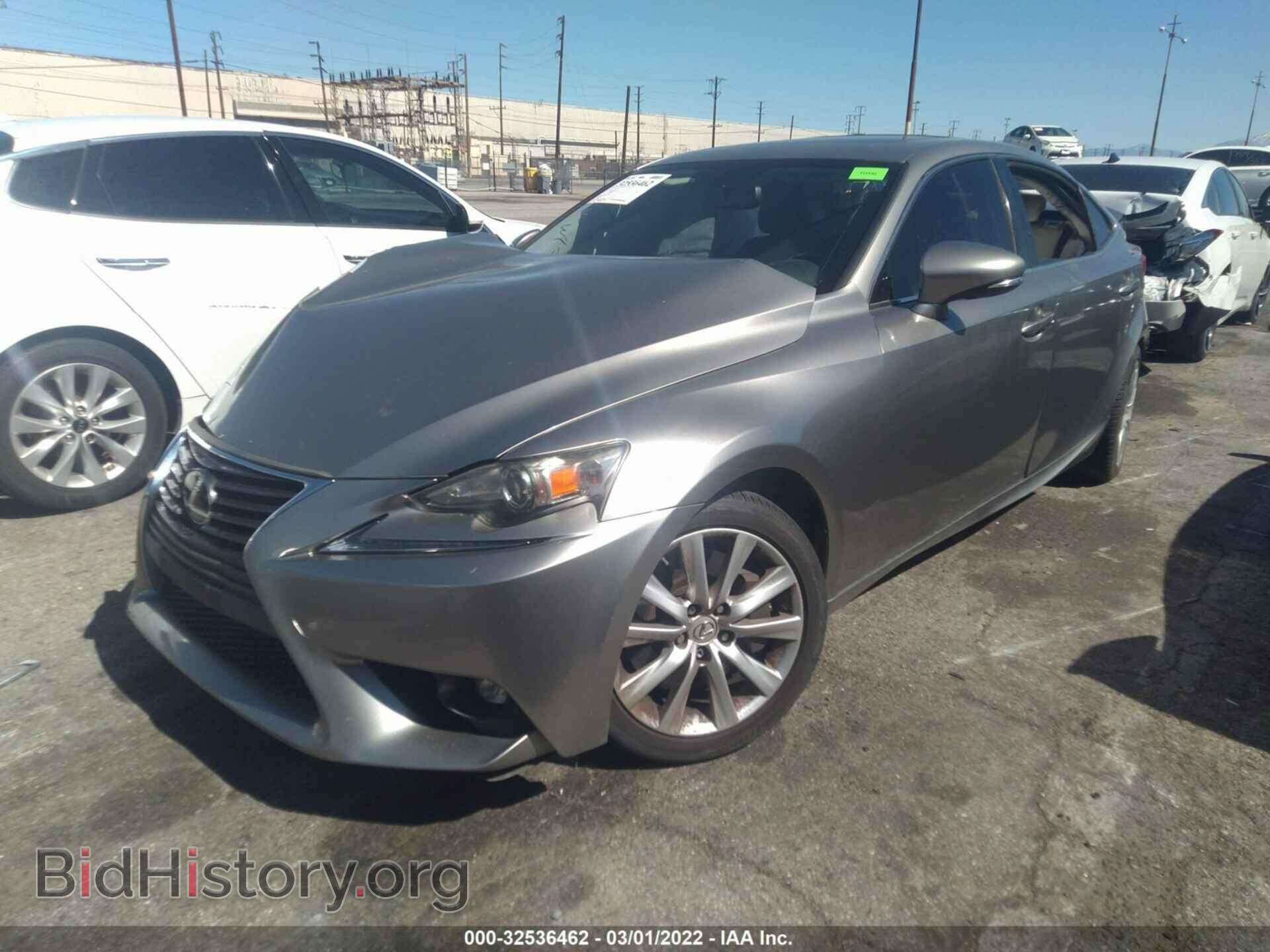 2016 LEXUS IS 200T - VIN: JTHBA1D24G5030444 - Фото 2