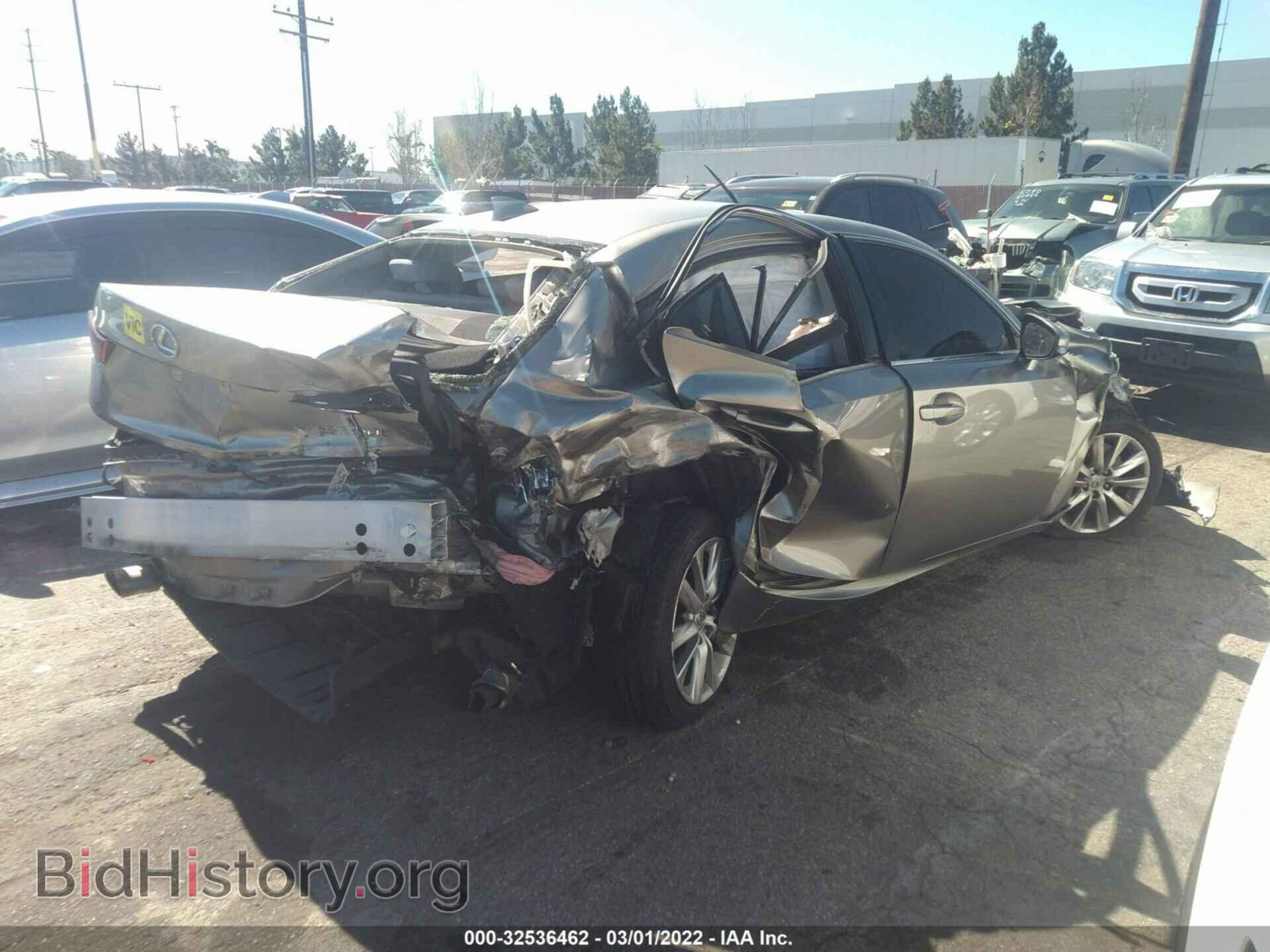 2016 LEXUS IS 200T - VIN: JTHBA1D24G5030444 - Фото 4