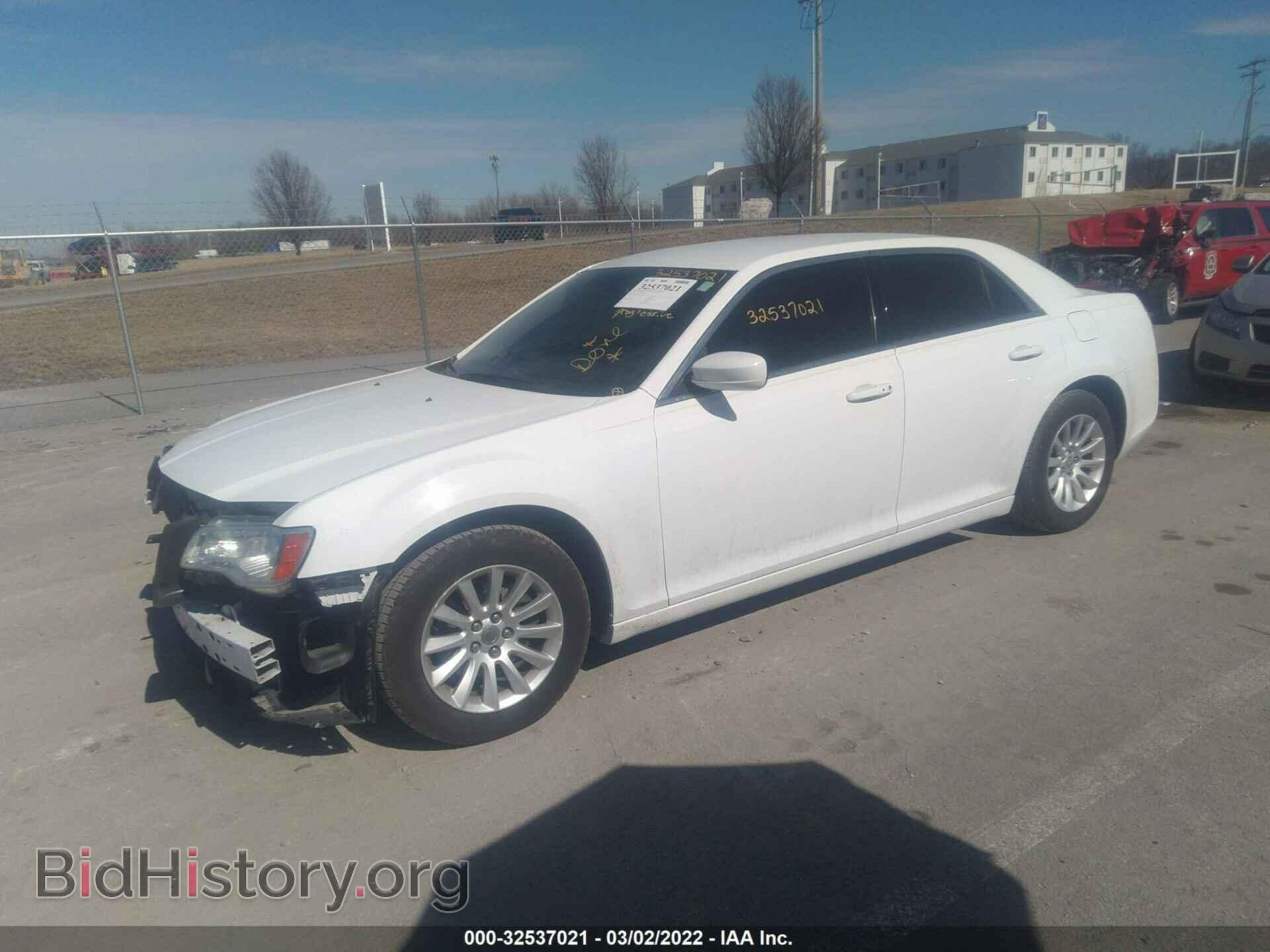 2013 CHRYSLER 300 - VIN: 2C3CCAAG7DH530090 - Photo 2