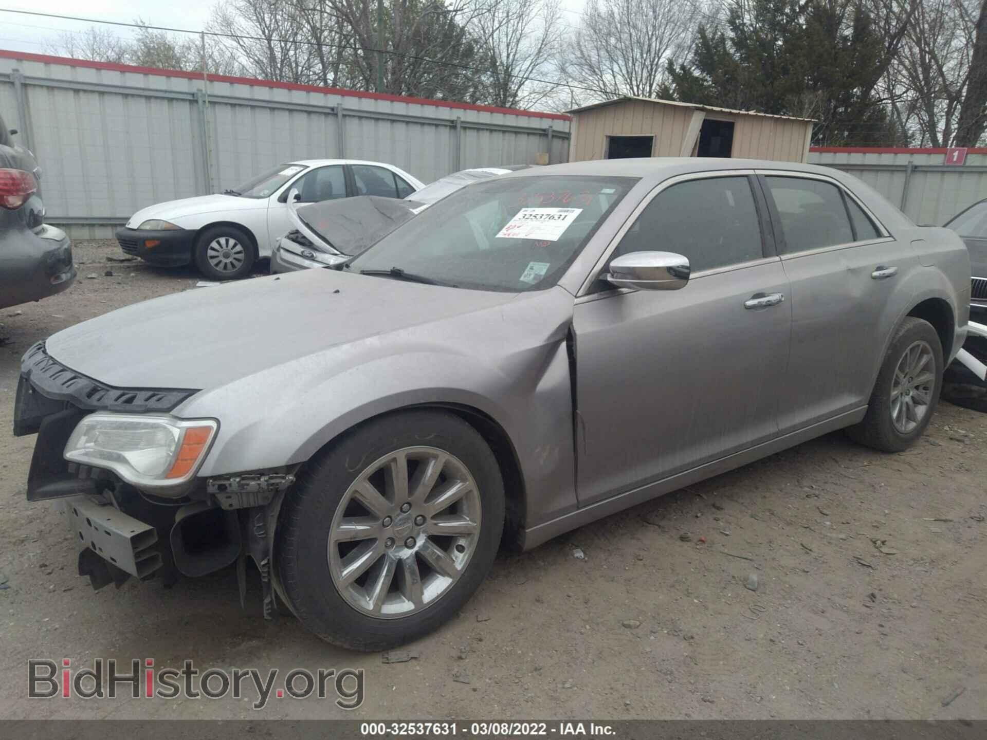 2013 CHRYSLER 300 - VIN: 2C3CCAEGXDH620277 - Фото 2