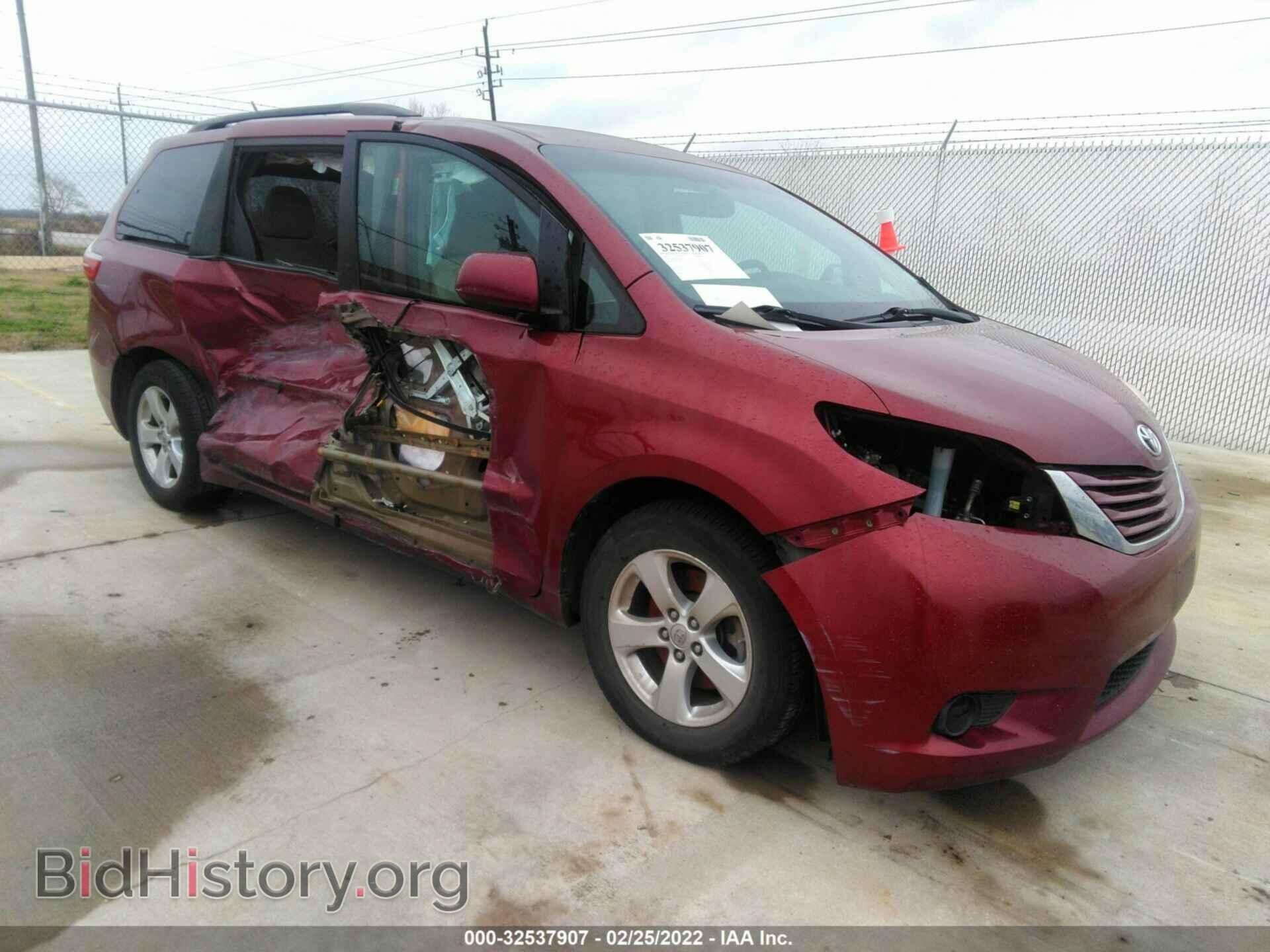 Photo 5TDKZ3DC2HS786672 - TOYOTA SIENNA 2017