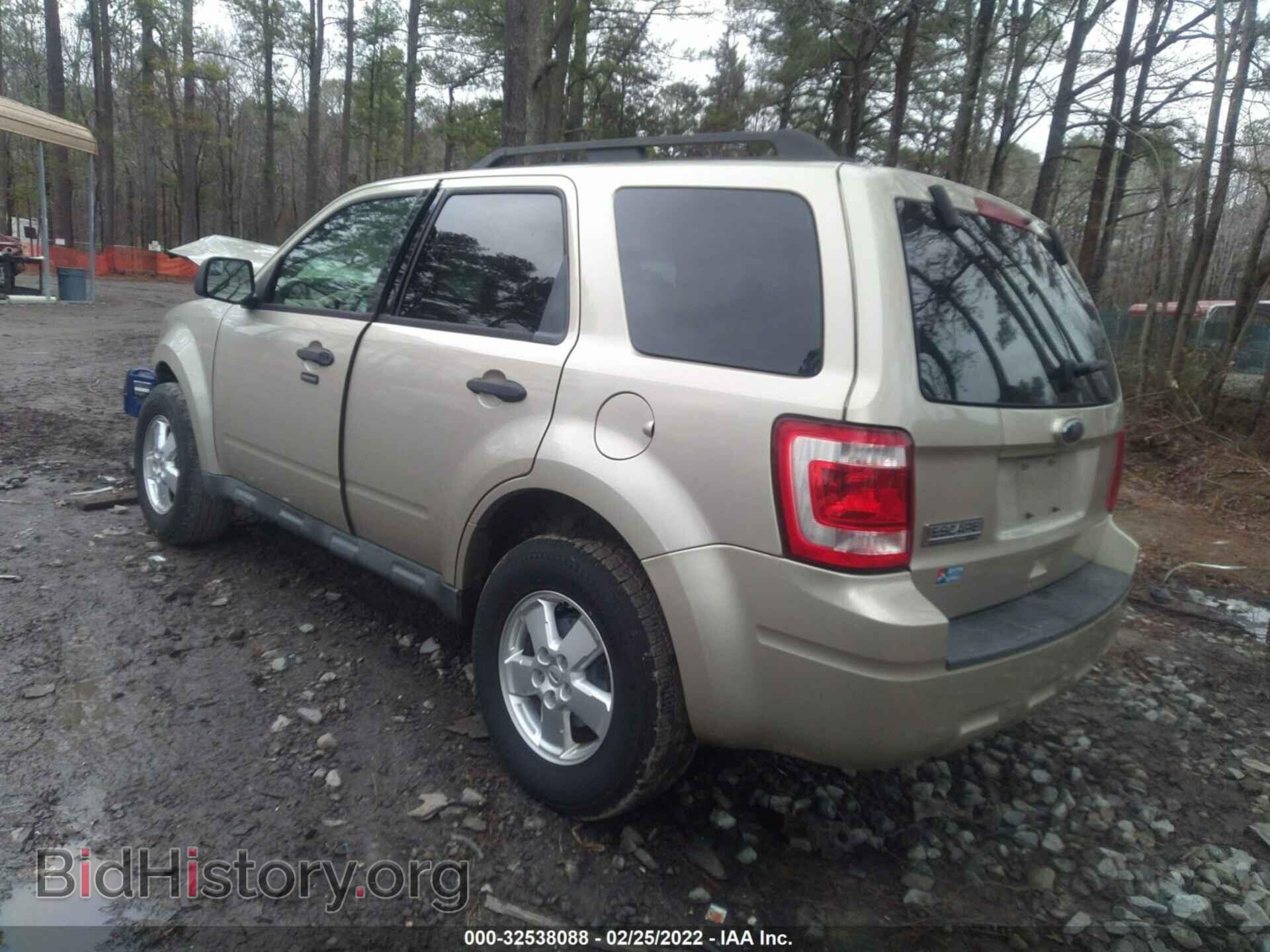 2011 FORD ESCAPE - VIN: 1FMCU0D71BKA19961 - Фото 3