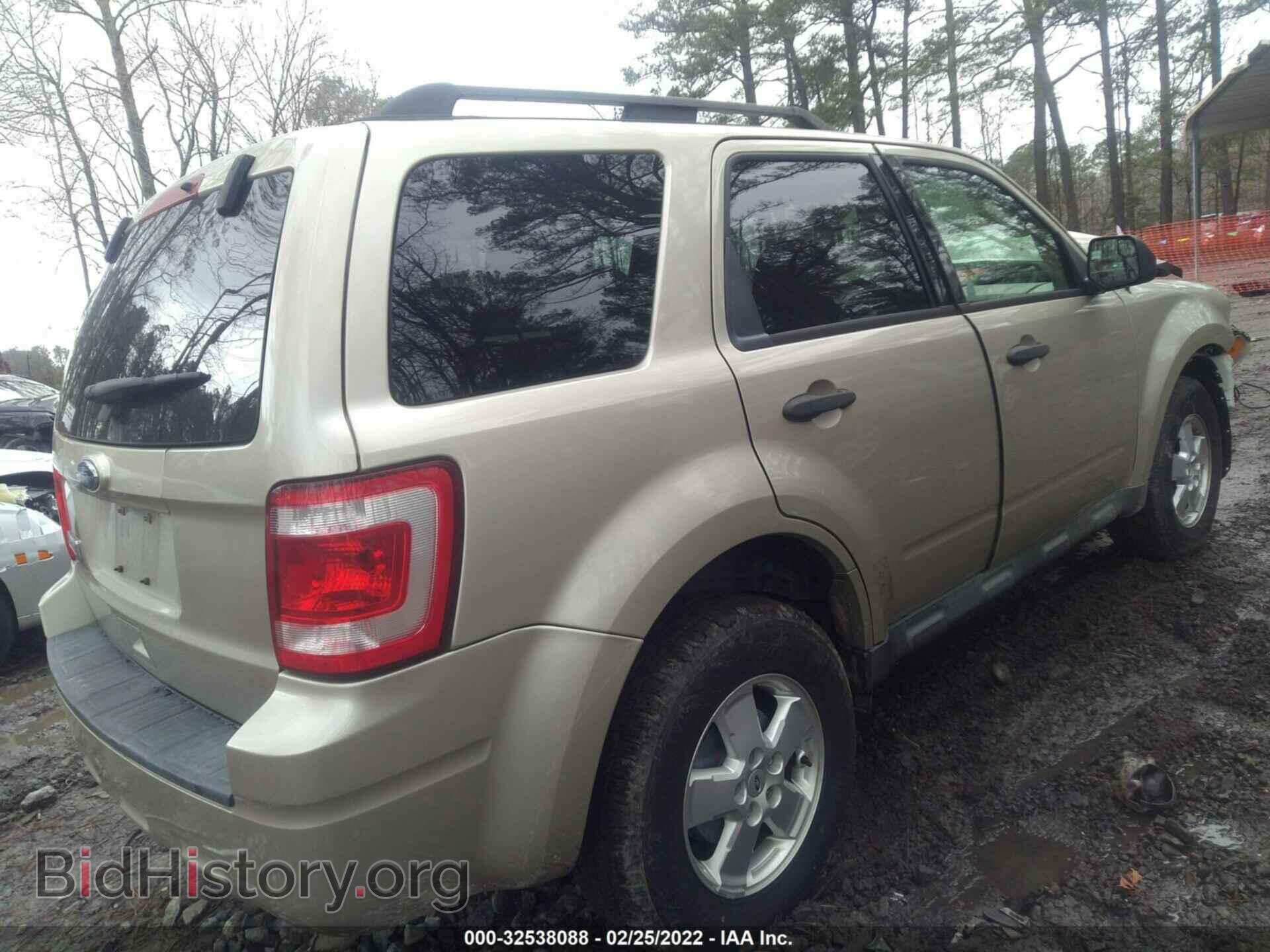 2011 FORD ESCAPE - VIN: 1FMCU0D71BKA19961 - Фото 4