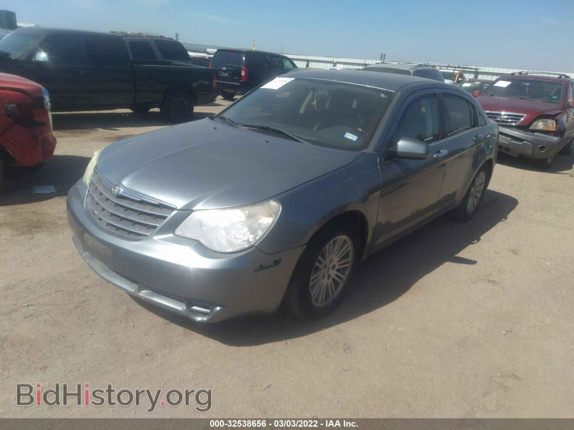 2010 CHRYSLER SEBRING - VIN: 1C3CC5FB6AN203171 - Фото 2