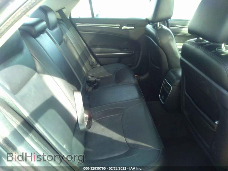 2016 Chrysler 300 (VIN 2C3CCAAG4GH243262) — фото 8 из 15