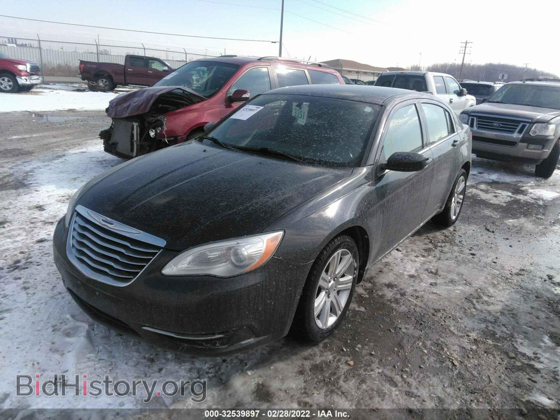 2013 CHRYSLER 200 - VIN: 1C3CCBBB6DN505519 - Фото 2
