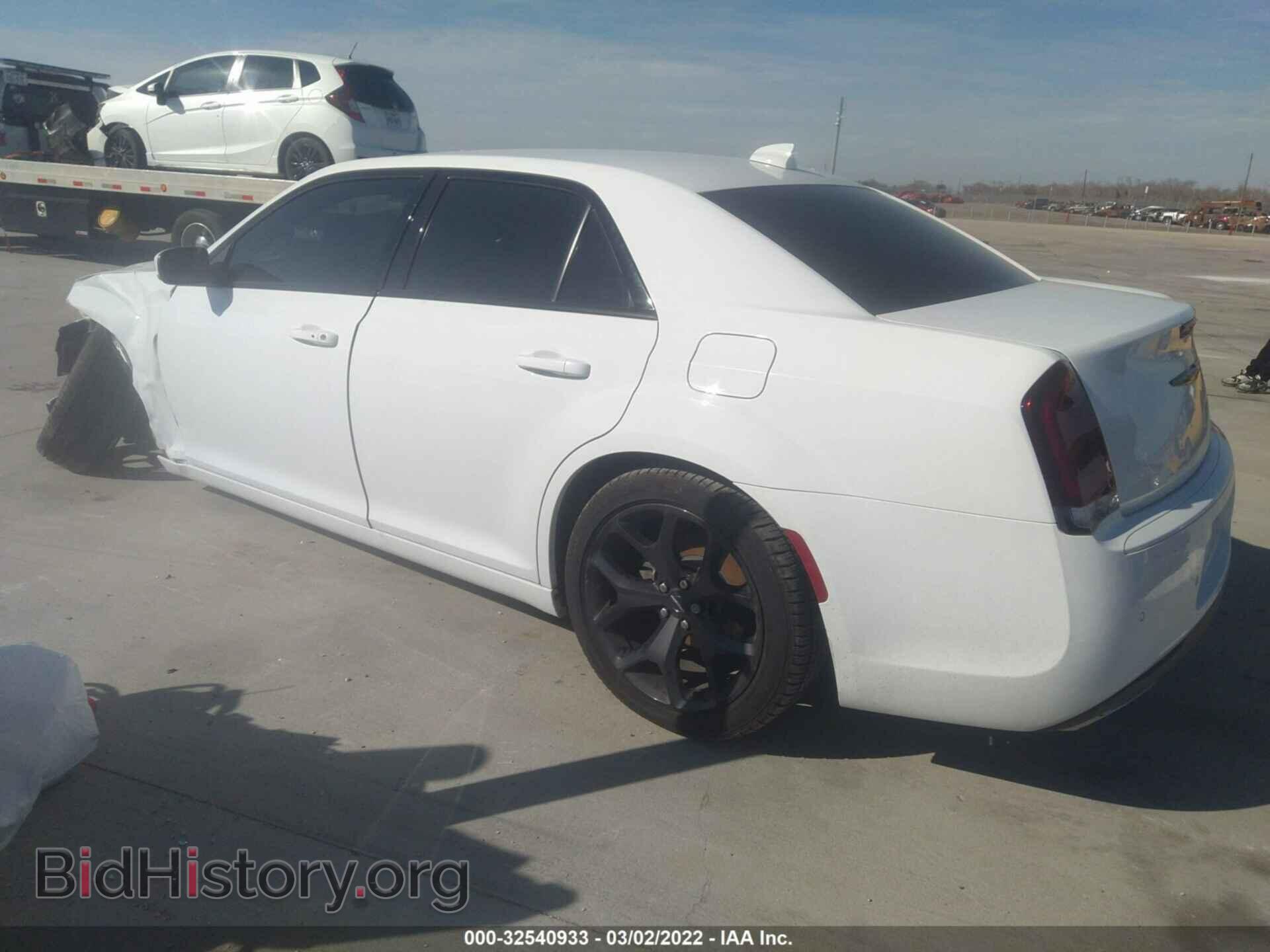 2021 CHRYSLER 300 - VIN: 2C3CCABG8MH660572 - Фото 3