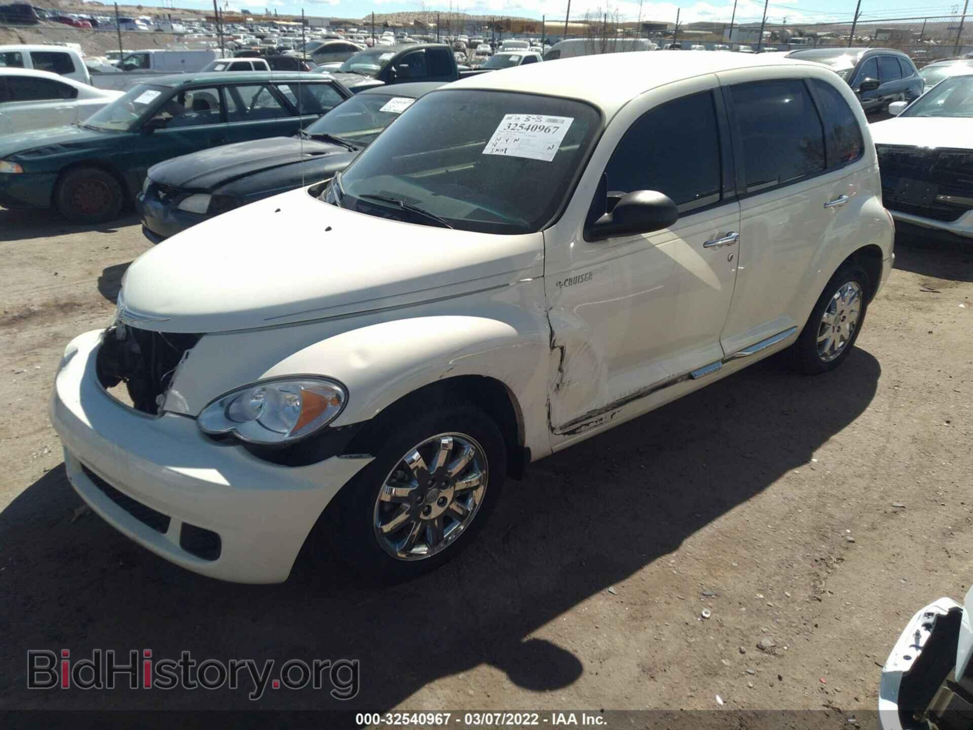 2008 CHRYSLER PT CRUISER - VIN: 3A8FY48B28T188981 - Фото 2