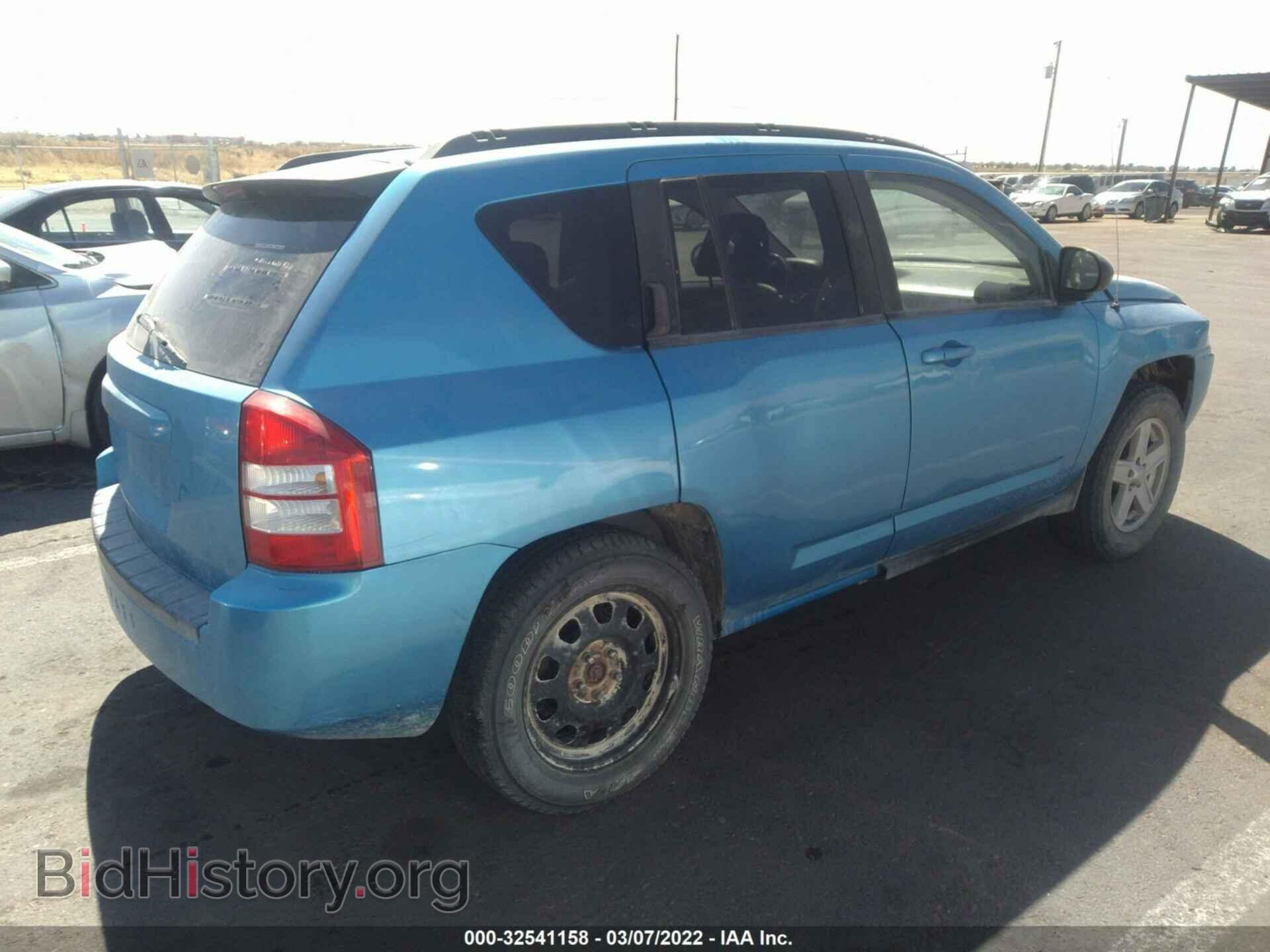 2009 JEEP COMPASS - VIN: 1J4FF47B79D177443 - Photo 4