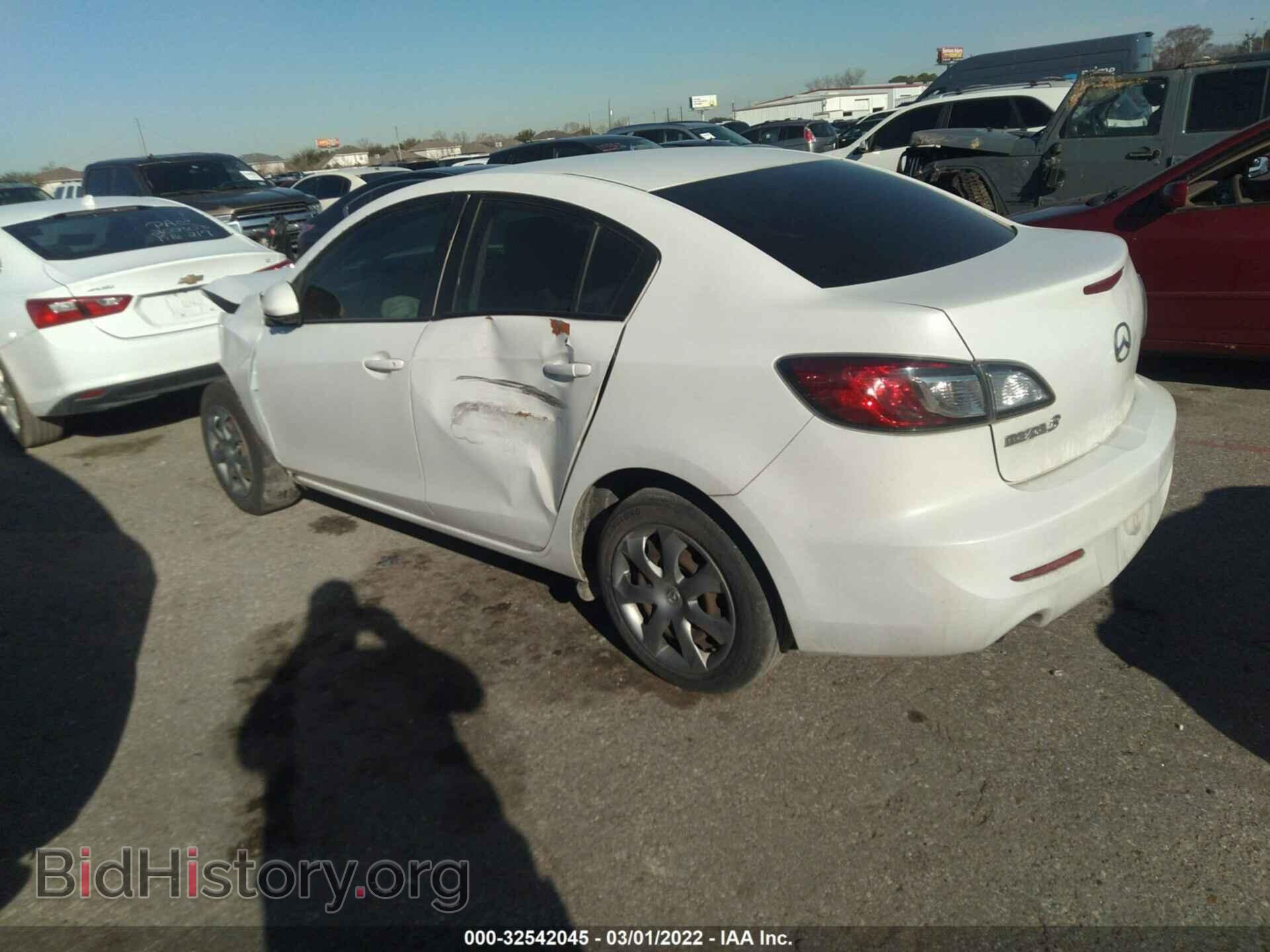 2013 MAZDA MAZDA3 - VIN: JM1BL1U79D1762949 - Фото 3