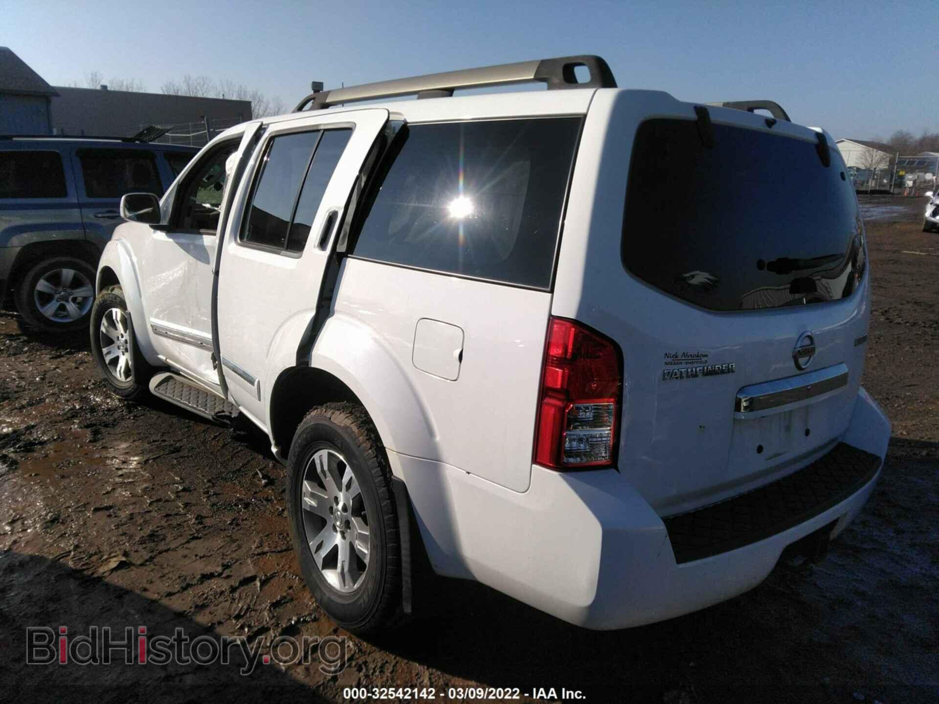 2011 NISSAN PATHFINDER - VIN: 5N1AR1NB3BC618923 - Фото 3
