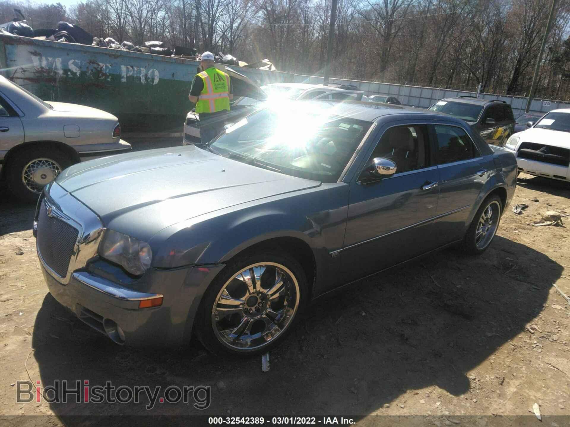2006 CHRYSLER 300 - VIN: 2C3KA63H86H220960 - Фото 2