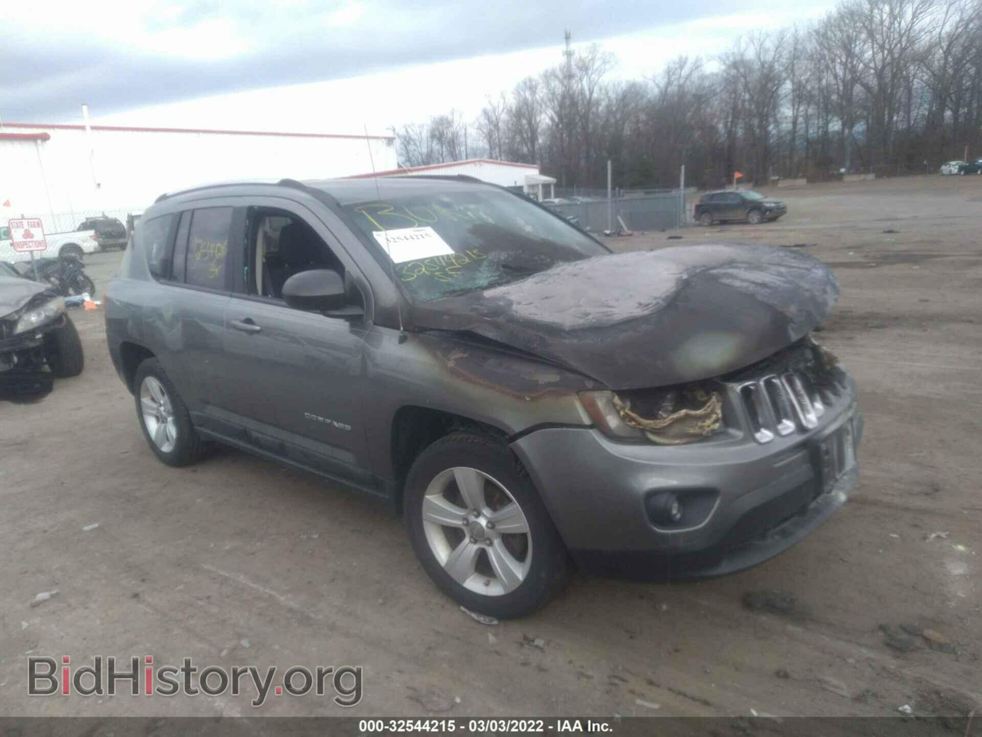 Photo 1J4NF1FB9BD240415 - JEEP COMPASS 2011