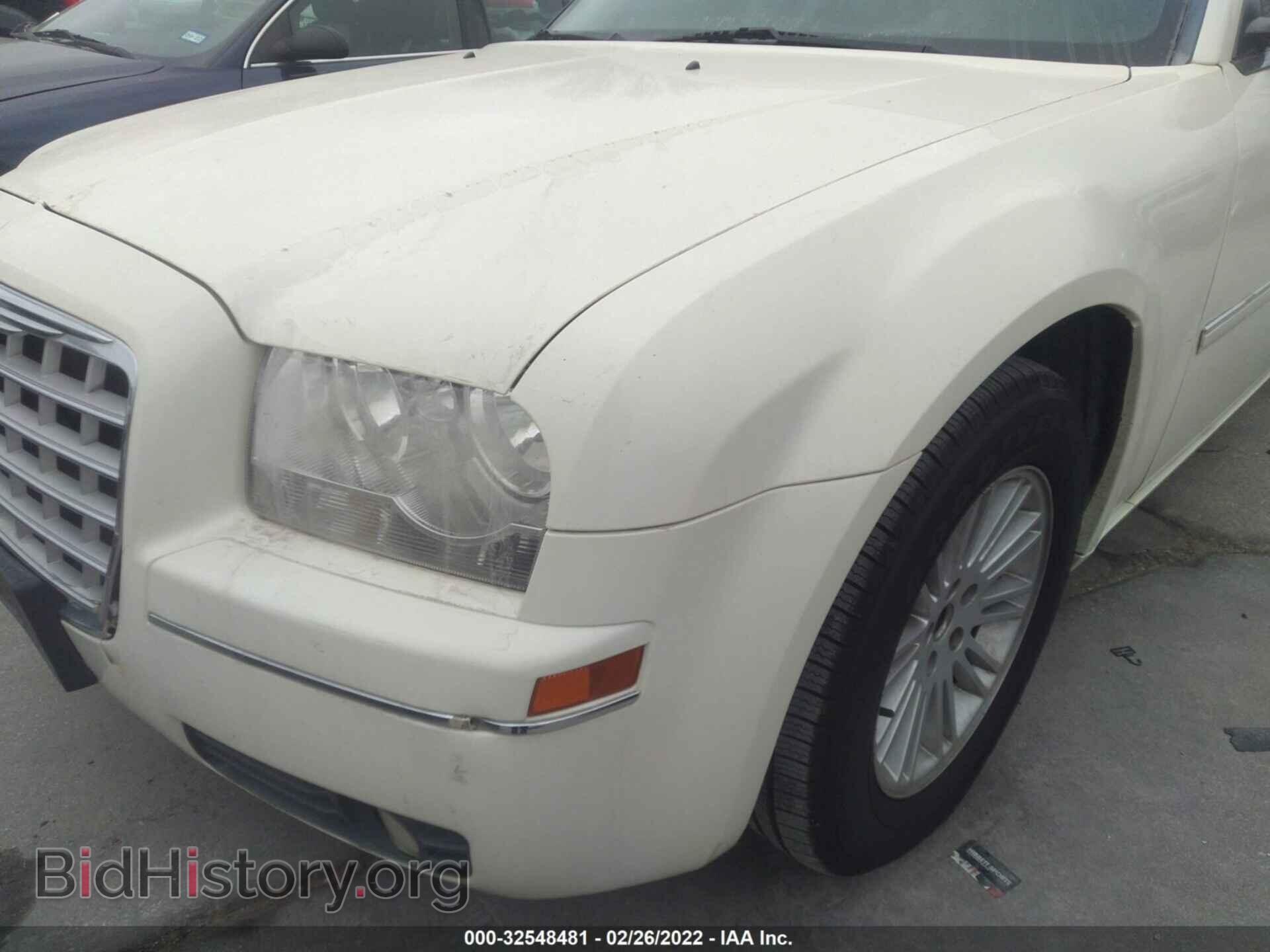 2010 CHRYSLER 300 - VIN: 2C3CA4CD3AH198705 - Фото 6