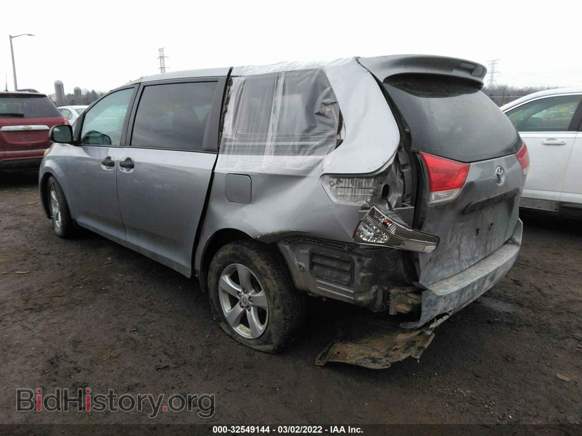 2011 TOYOTA SIENNA - VIN: 5TDZK3DC1BS035623 - Фото 3