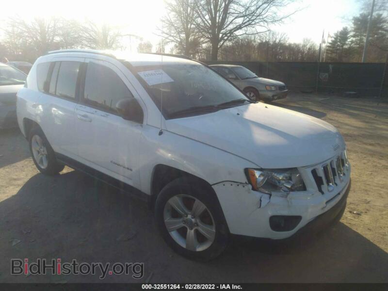 2012 Jeep COMPASS Latitude (VIN 1C4NJCEA8CD662461) — фото 1 из 11, IAAI, повреждение: передняя и задняя часть