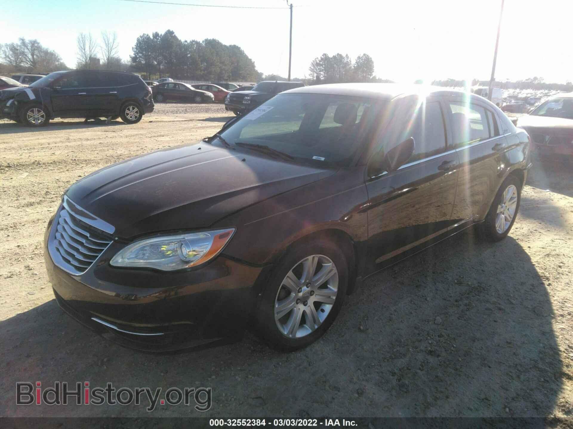2012 CHRYSLER 200 - VIN: 1C3CCBBG3CN329247 - Фото 2