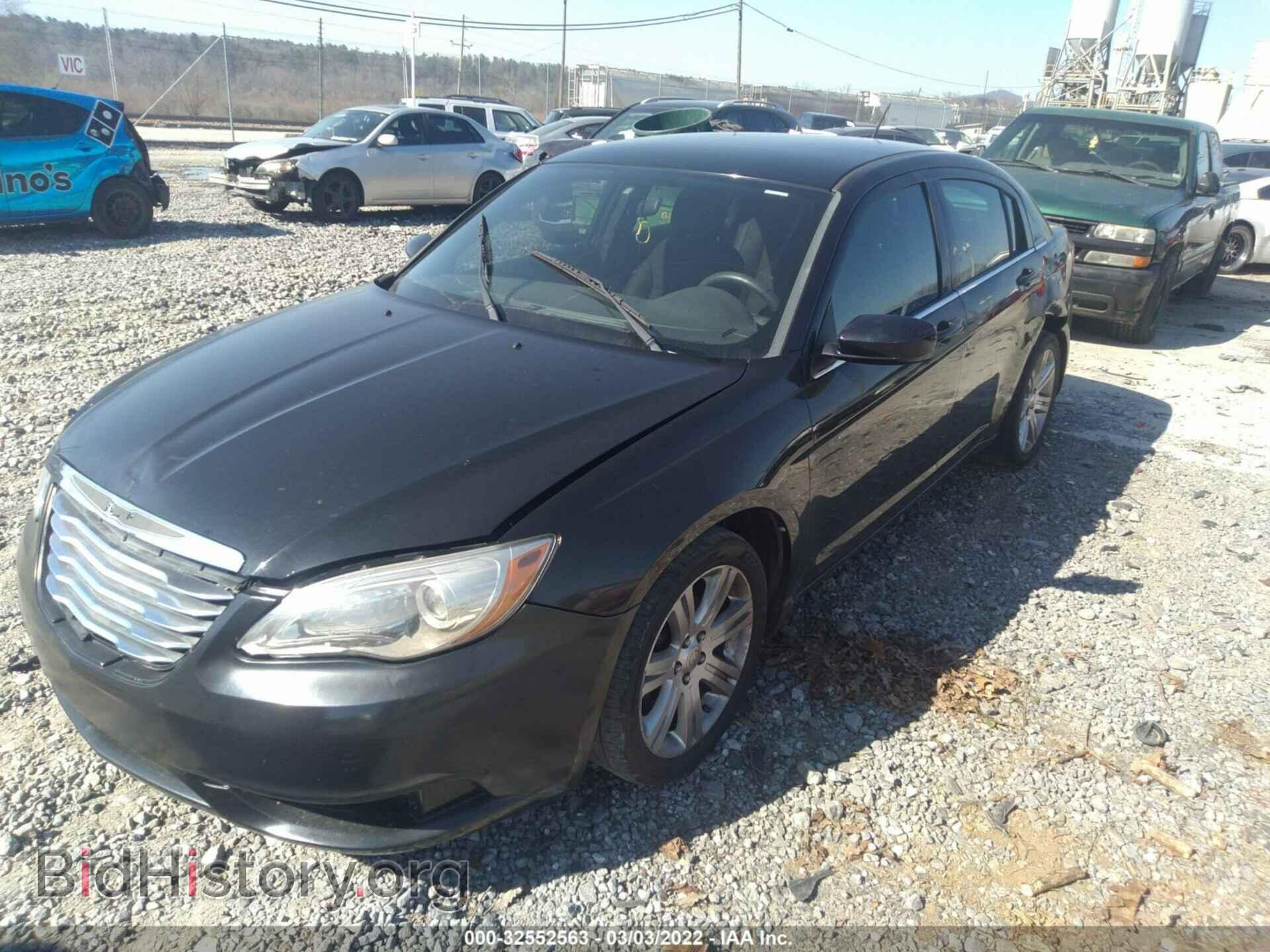 2013 CHRYSLER 200 - VIN: 1C3CCBAB5DN660449 - Фото 2