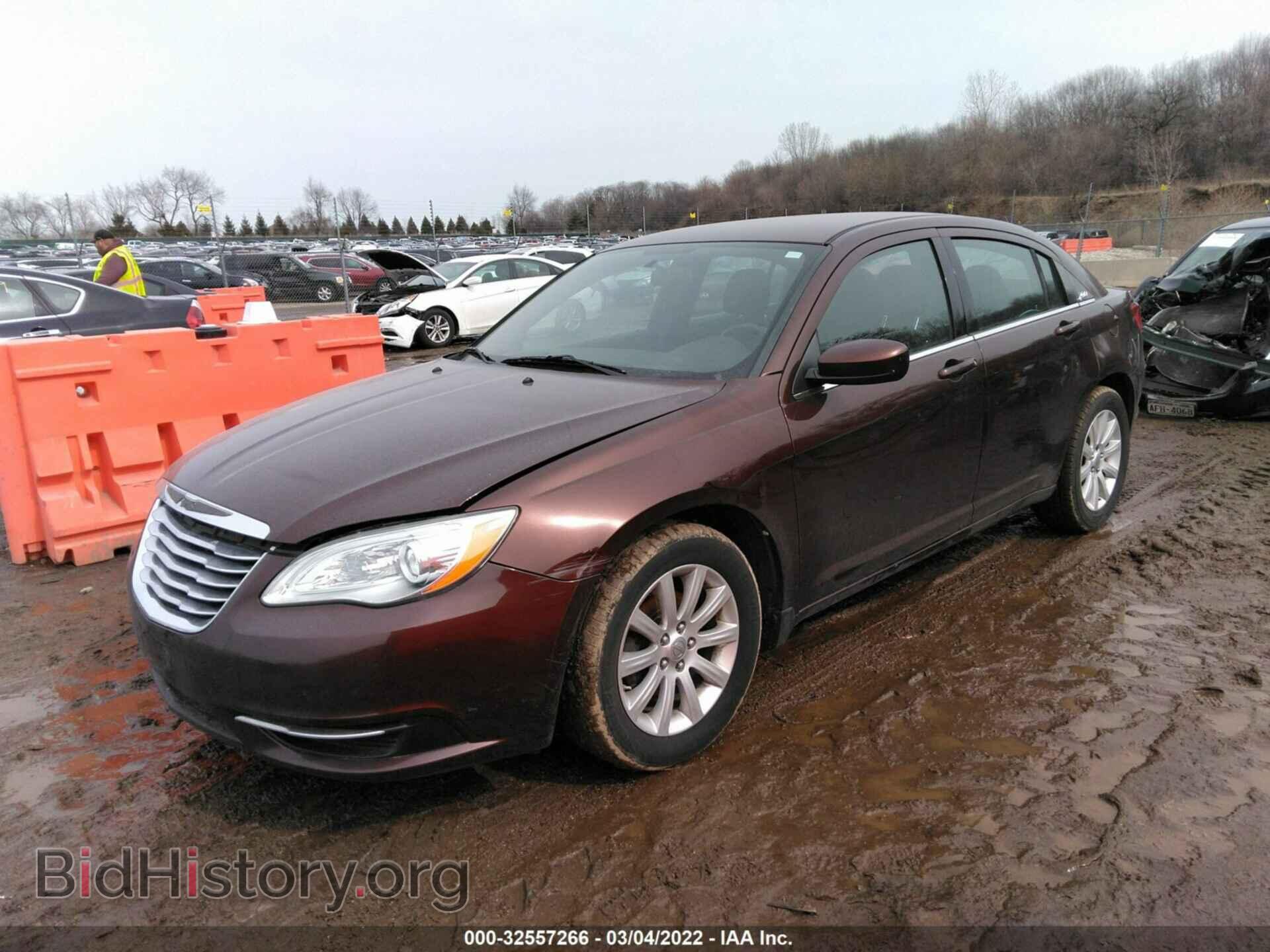 2013 CHRYSLER 200 - VIN: 1C3CCBBB0DN723018 - Photo 2