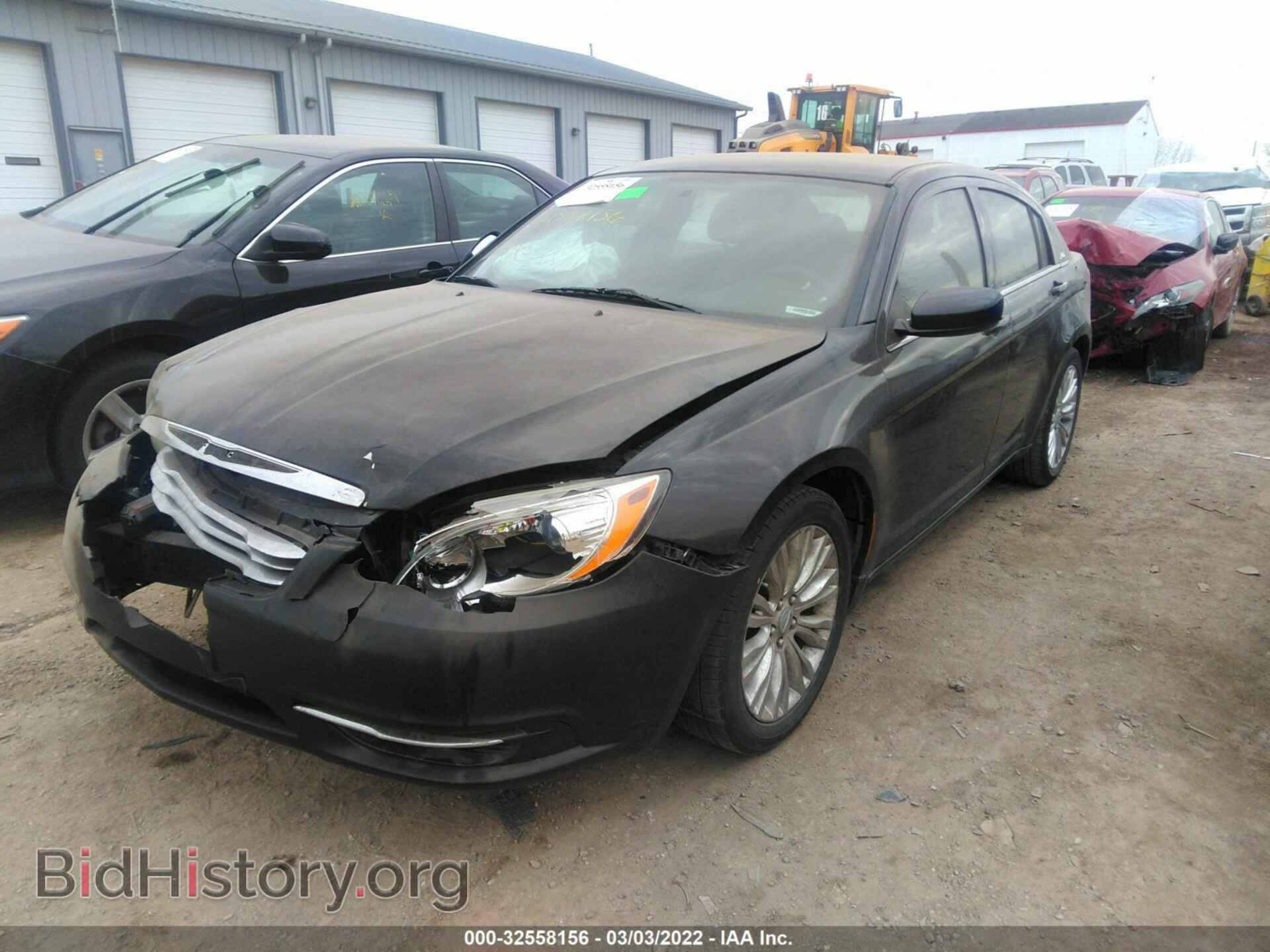 2012 CHRYSLER 200 - VIN: 1C3CCBABXCN257131 - Фото 2