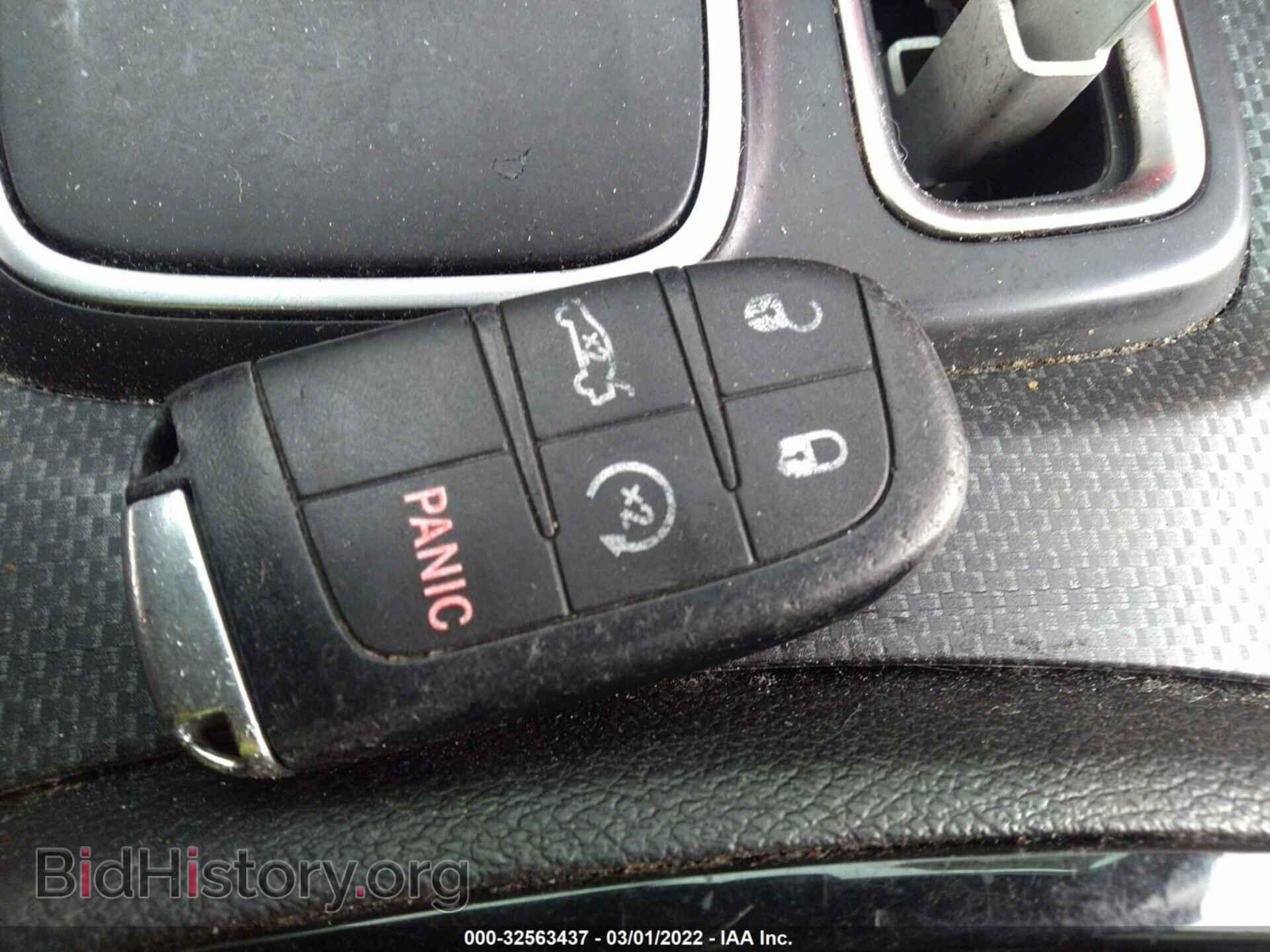 2015 CHRYSLER 300 - VIN: 2C3CCAGG3FH932392 - Фото 11