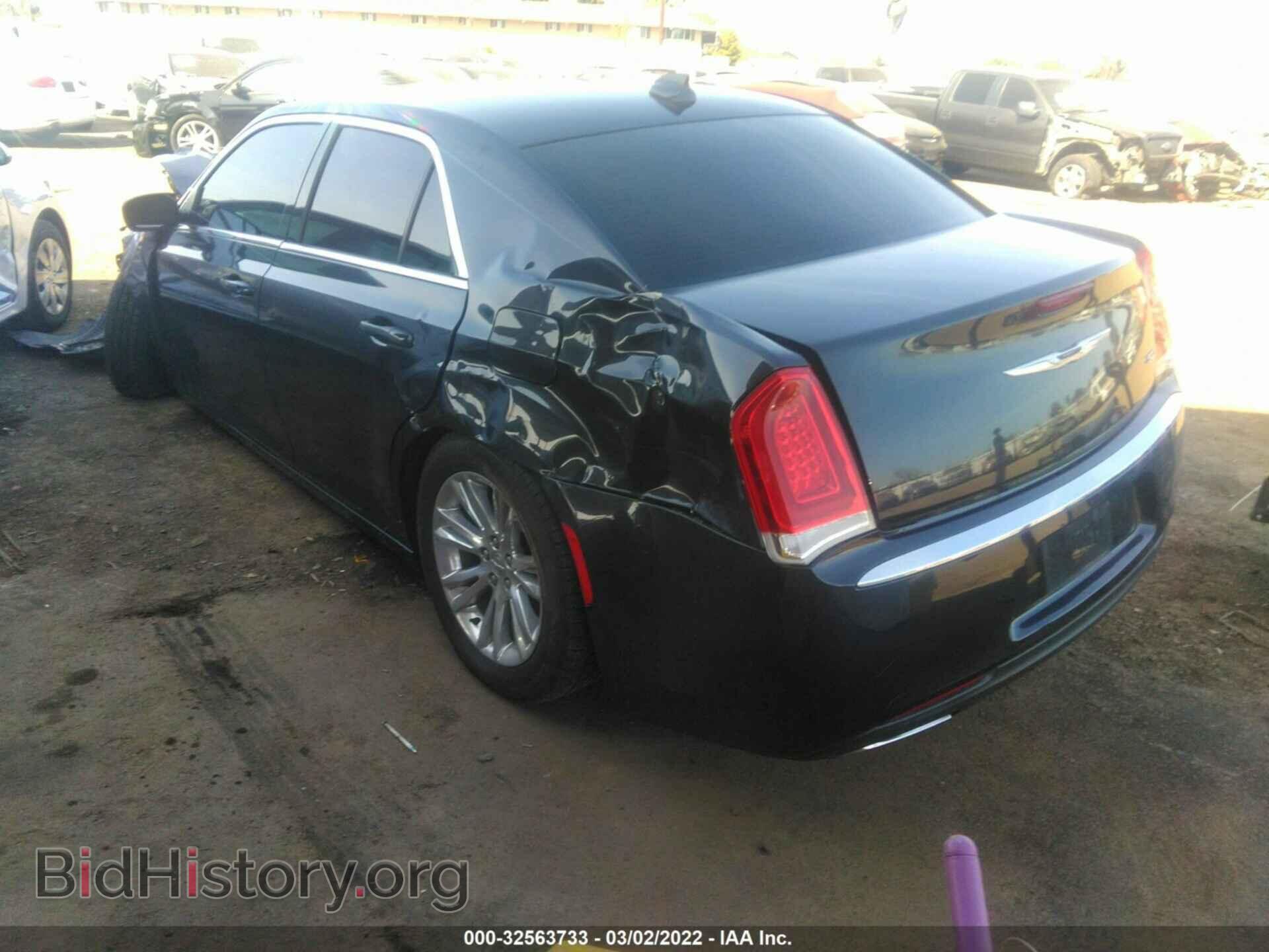2017 CHRYSLER 300 - VIN: 2C3CCAAG0HH505926 - Фото 3