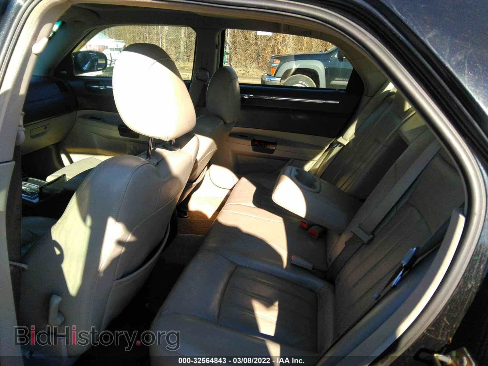 2007 CHRYSLER 300 - VIN: 2C3KK63H17H611429 - Фото 8