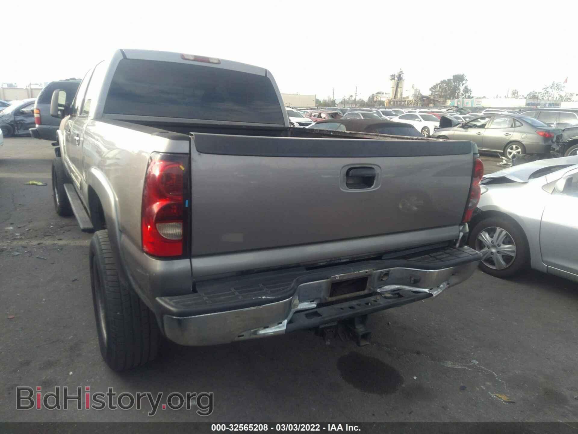 2006 CHEVROLET SILVERADO 2500HD - VIN: 1GCHC23D66F218731 - Фото 3