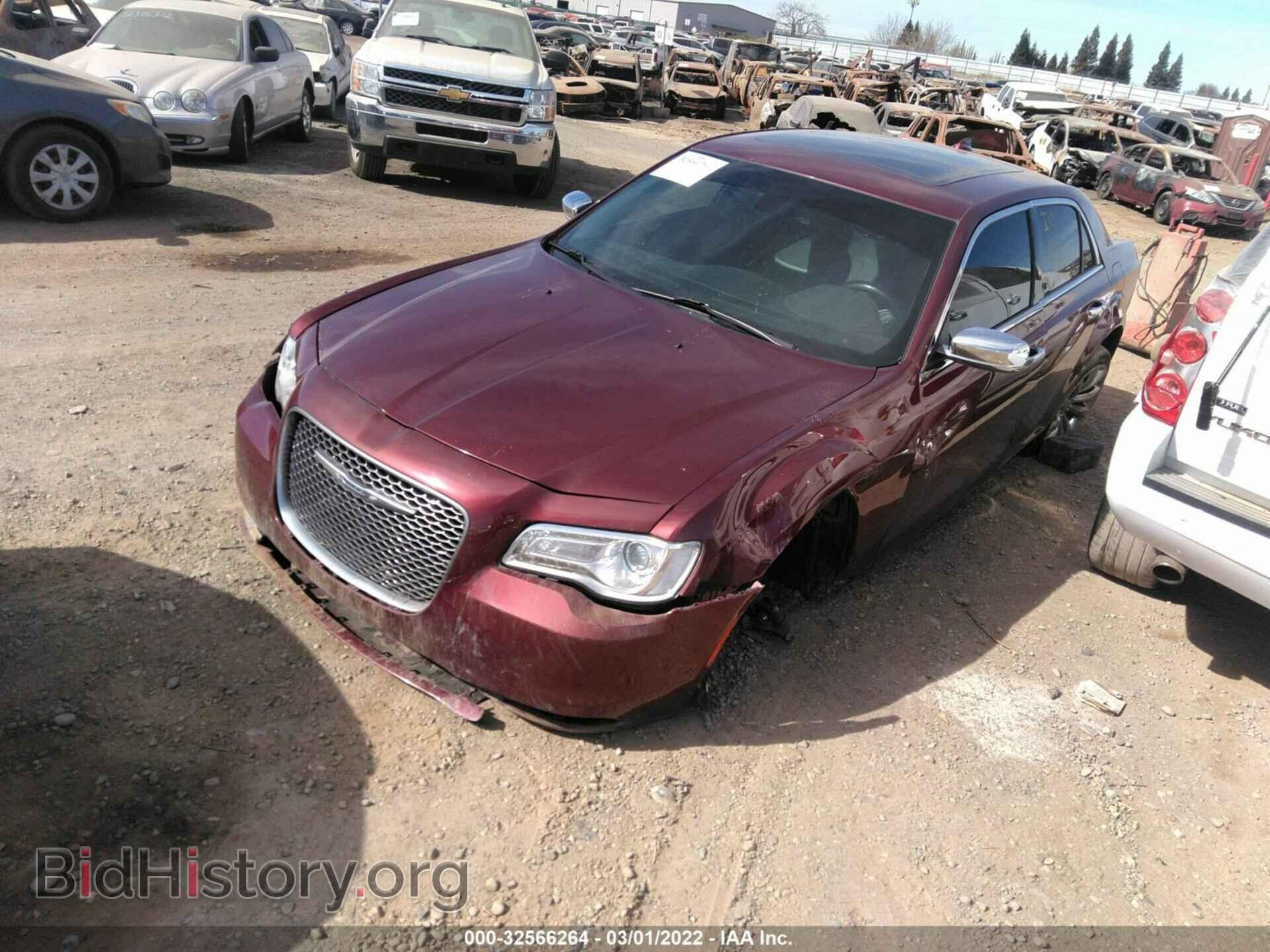 2019 CHRYSLER 300 - VIN: 2C3CCAEG7KH609766 - Фото 2