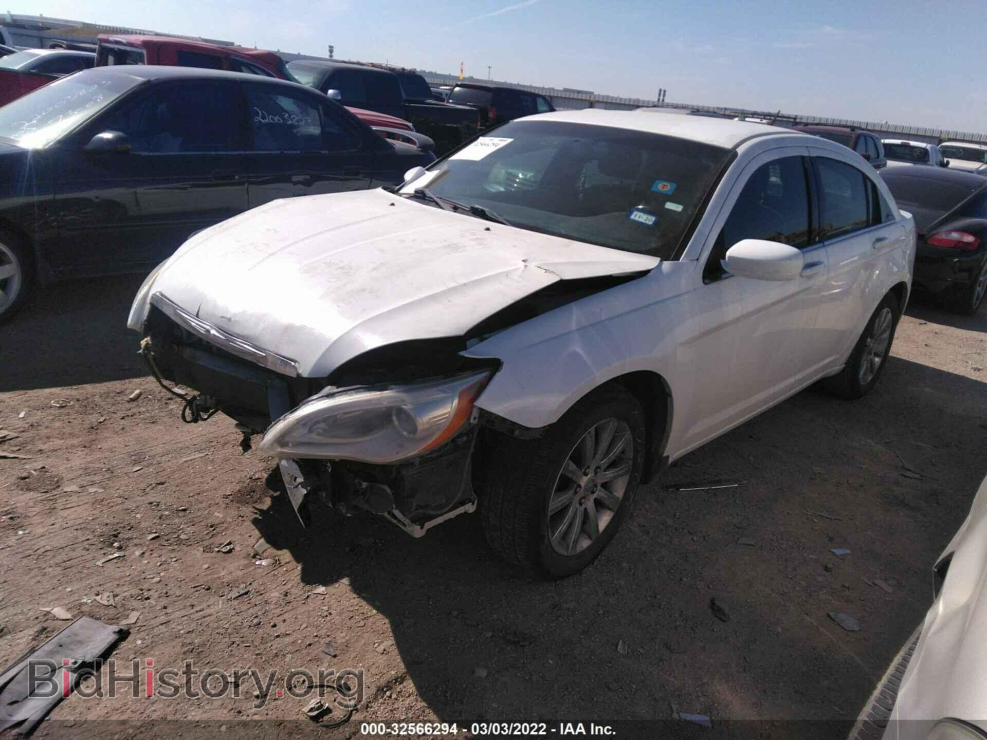 2011 CHRYSLER 200 - VIN: 1C3BC1FB1BN626455 - Фото 2