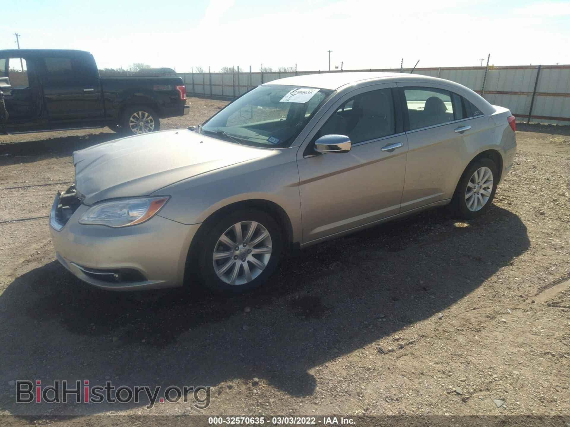 2013 CHRYSLER 200 - VIN: 1C3CCBCG1DN575603 - Photo 2