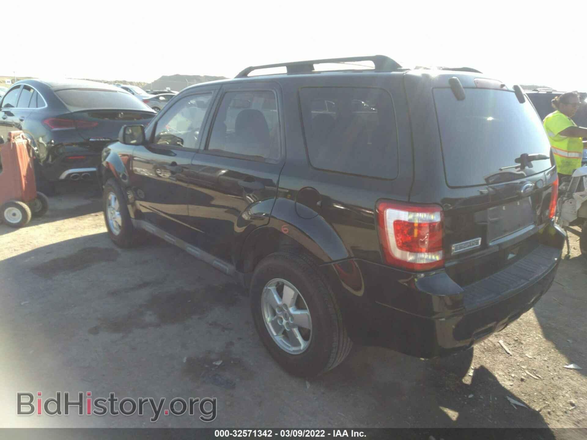 2011 FORD ESCAPE - VIN: 1FMCU0DG0BKA07056 - Photo 3