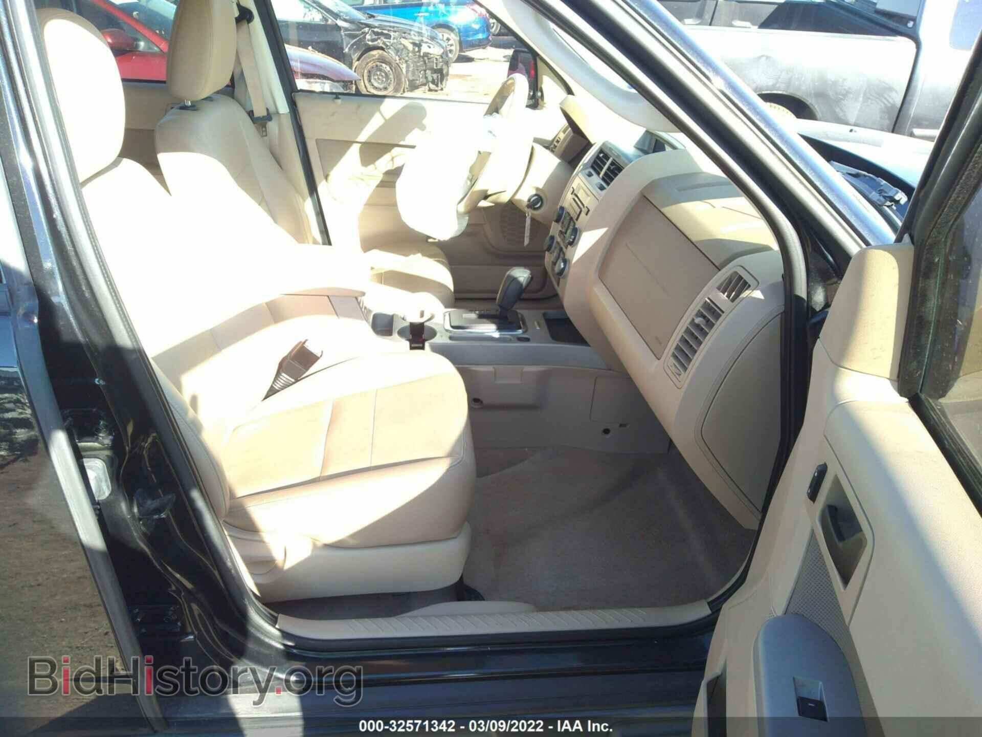 2011 FORD ESCAPE - VIN: 1FMCU0DG0BKA07056 - Photo 5
