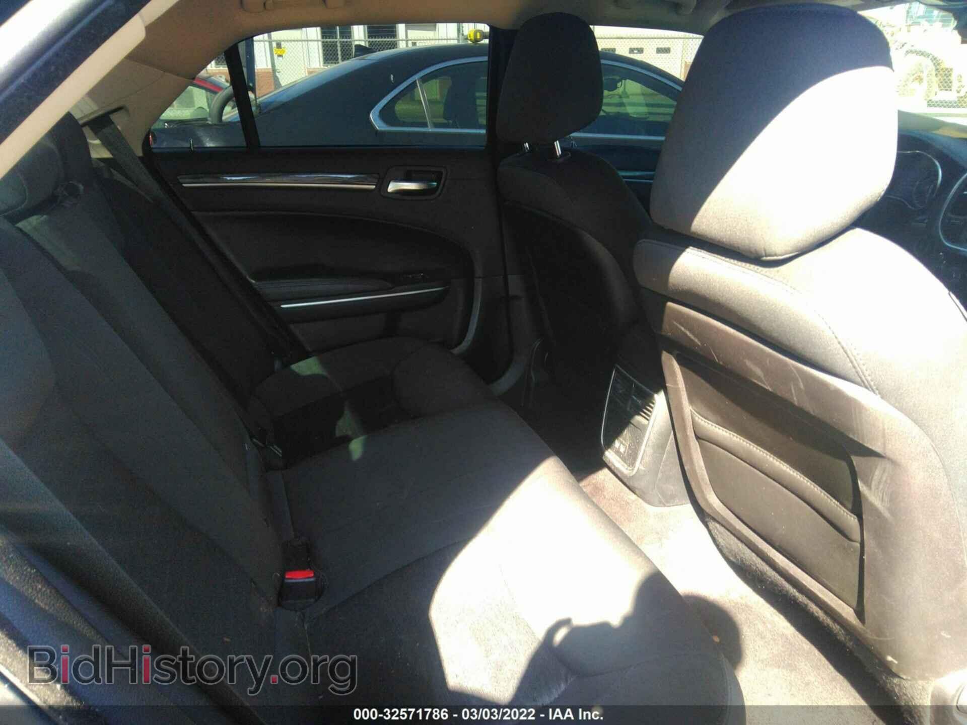 2018 CHRYSLER 300 - VIN: 2C3CCAAG5JH190255 - Фото 8