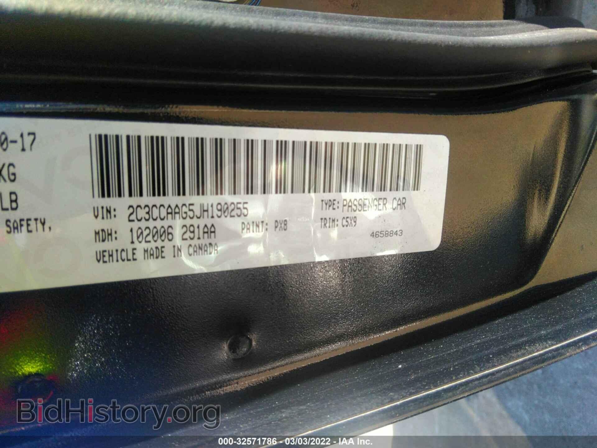 2018 CHRYSLER 300 - VIN: 2C3CCAAG5JH190255 - Фото 9