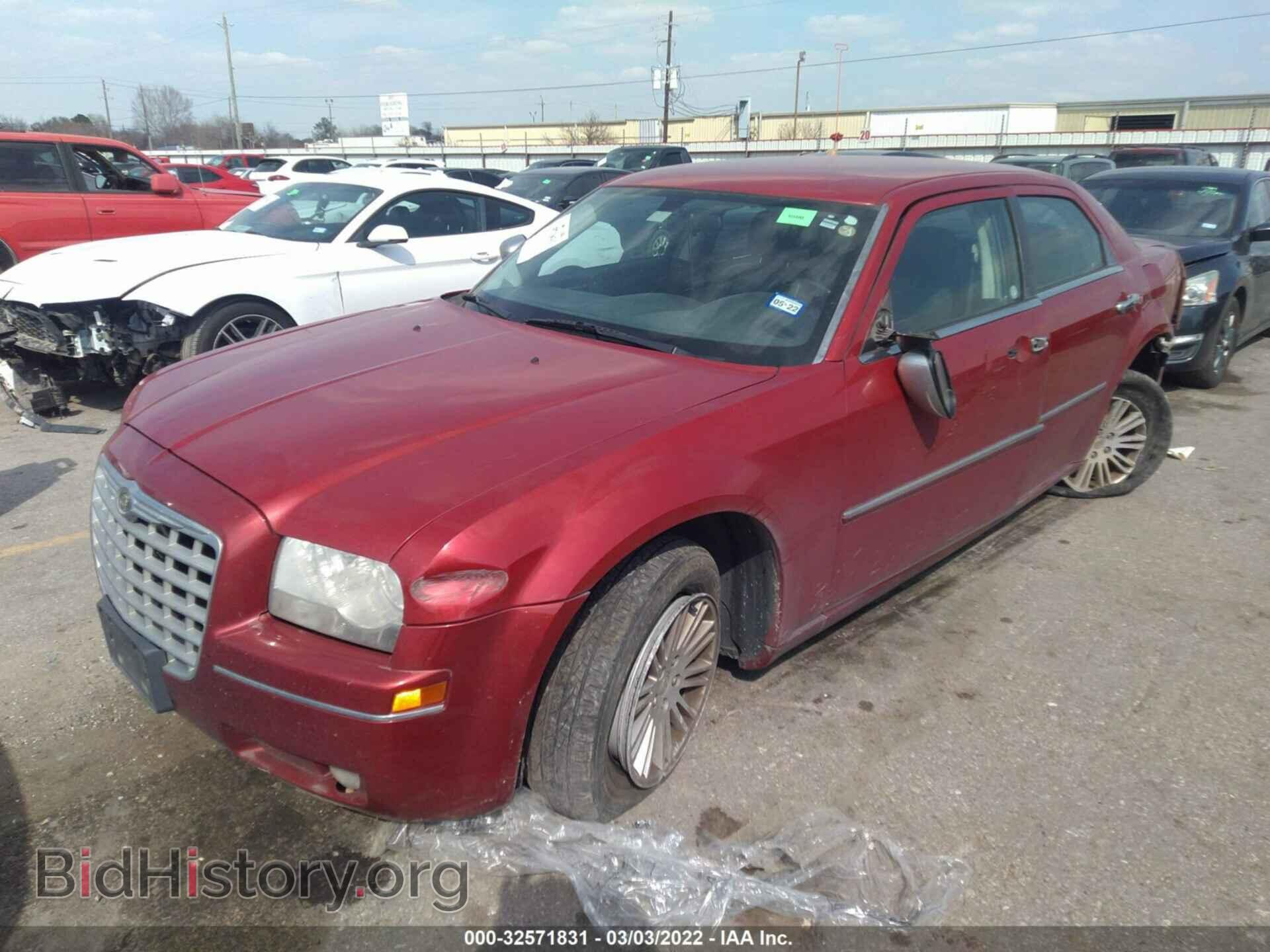 2010 CHRYSLER 300 - VIN: 2C3CA5CV7AH325406 - Фото 2