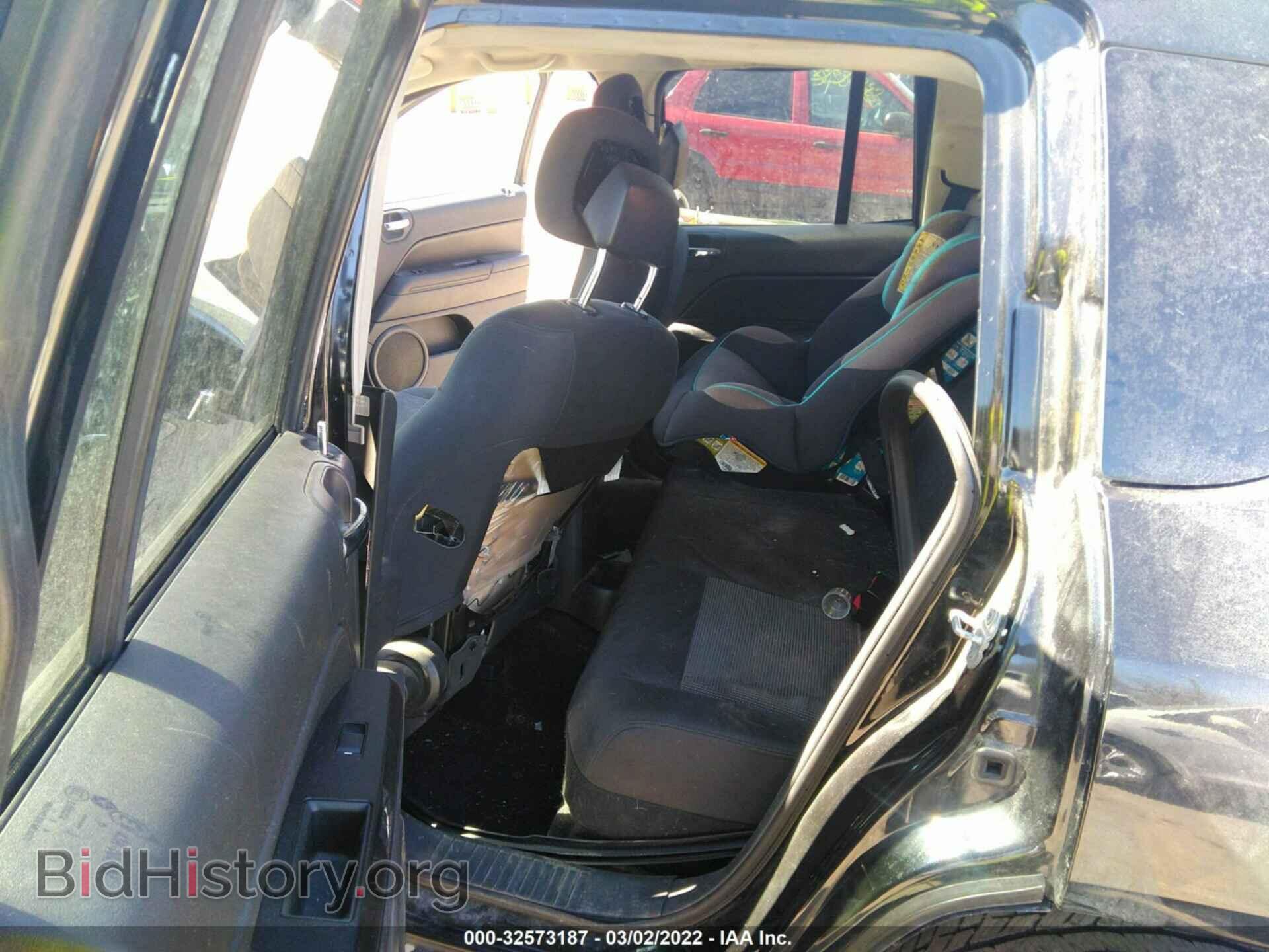 2011 JEEP COMPASS - VIN: 1J4NT1FB9BD155812 - Photo 8