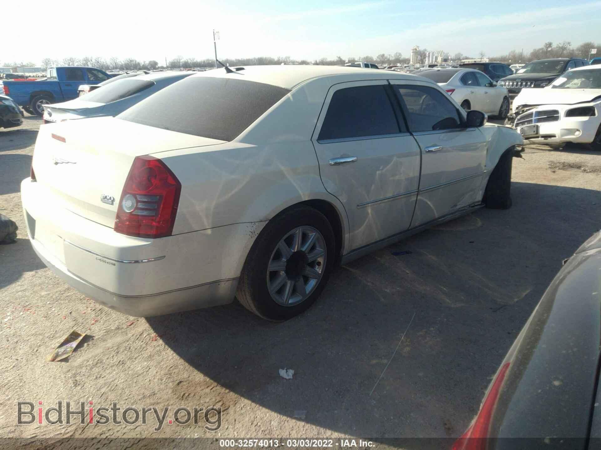 2010 CHRYSLER 300 - VIN: 2C3CA5CV6AH149772 - Фото 4