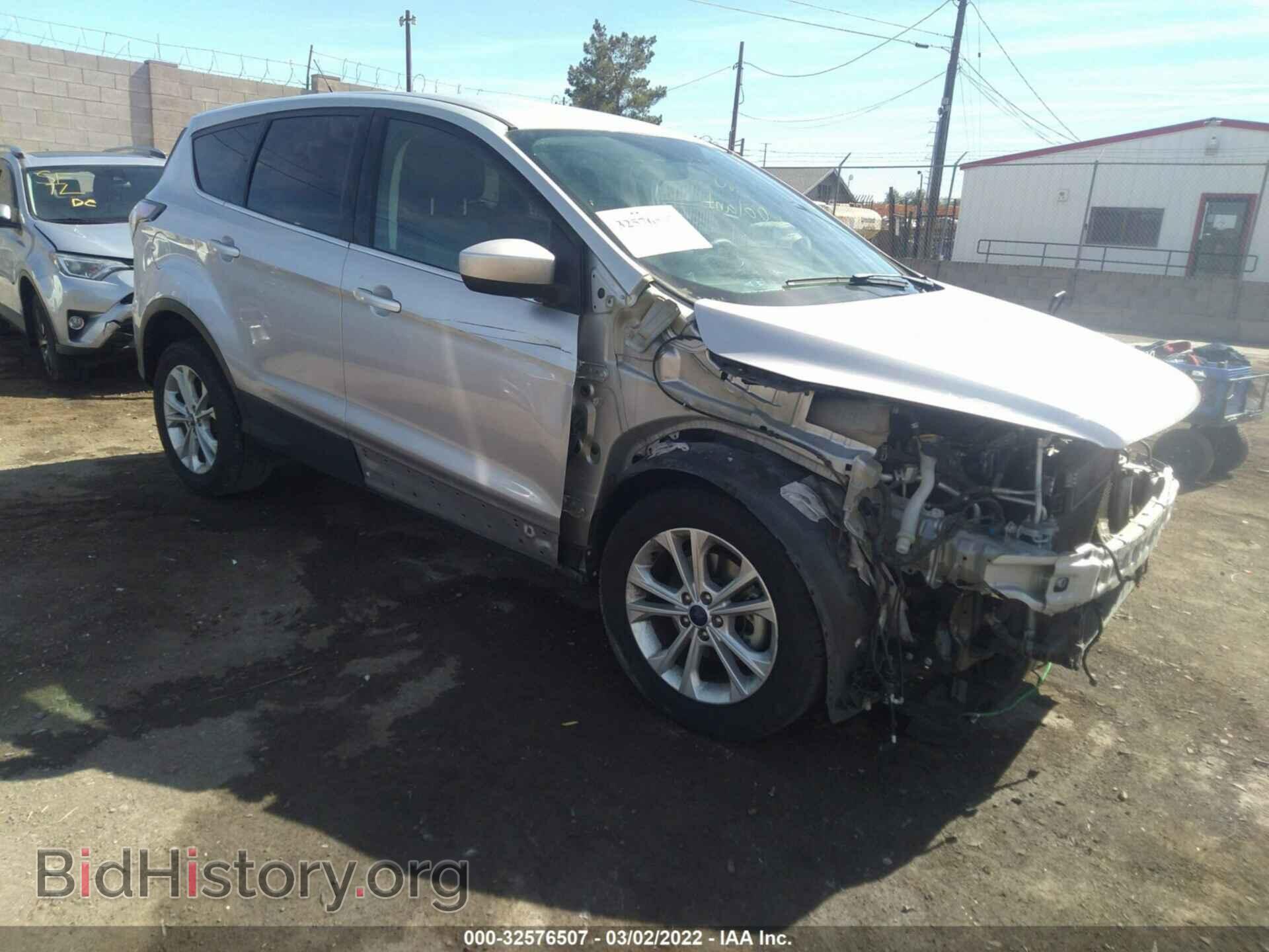 Фотография 1FMCU0GD2HUB02779 - FORD ESCAPE 2017
