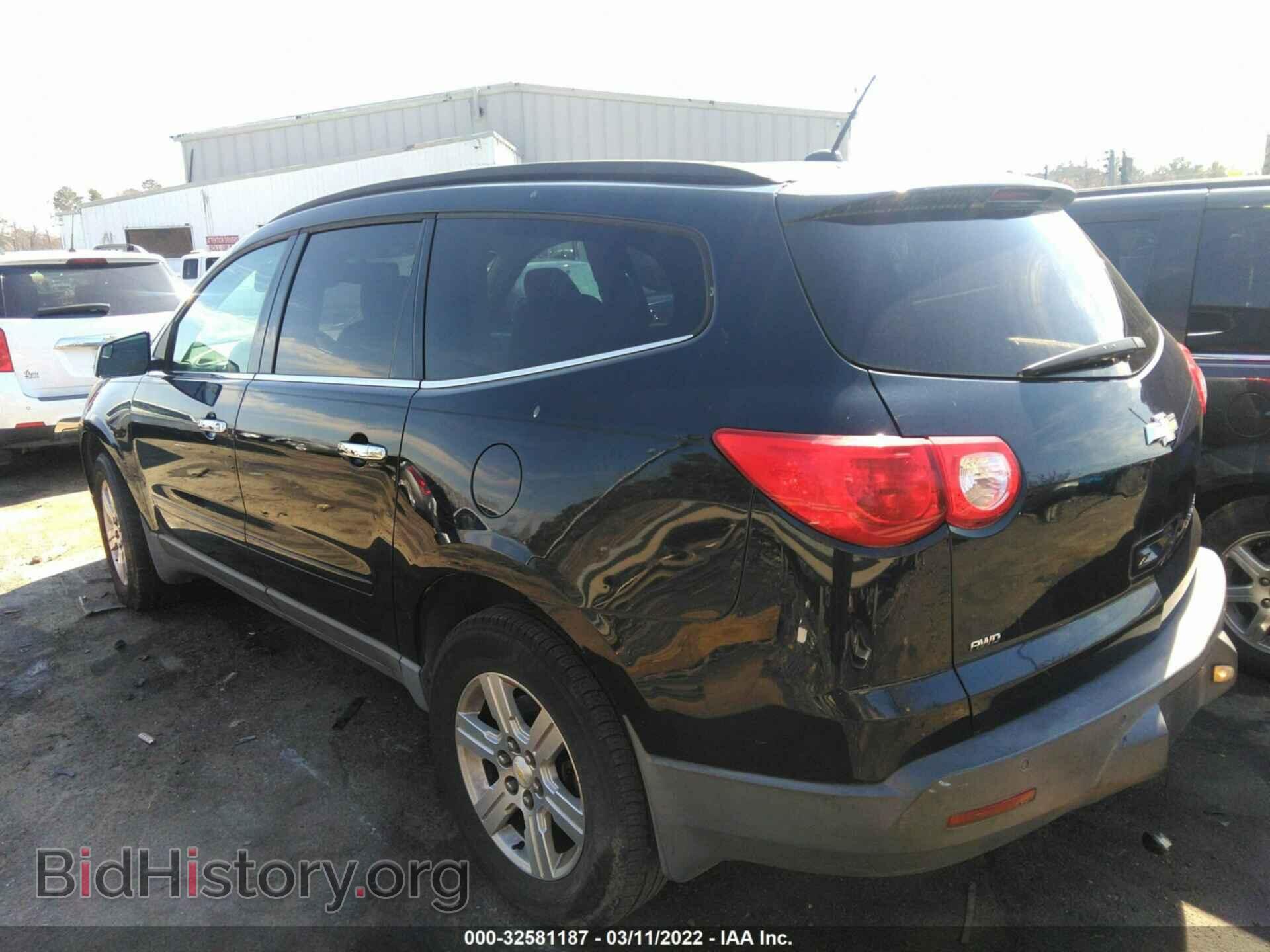 2010 CHEVROLET TRAVERSE - VIN: 1GNLVFED2AS132011 - Фото 3