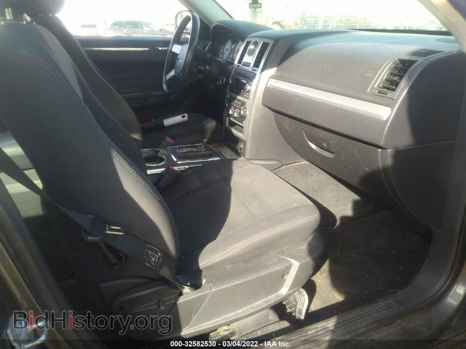 2010 CHRYSLER 300 - VIN: 2C3CA5CV2AH145007 - Фото 5