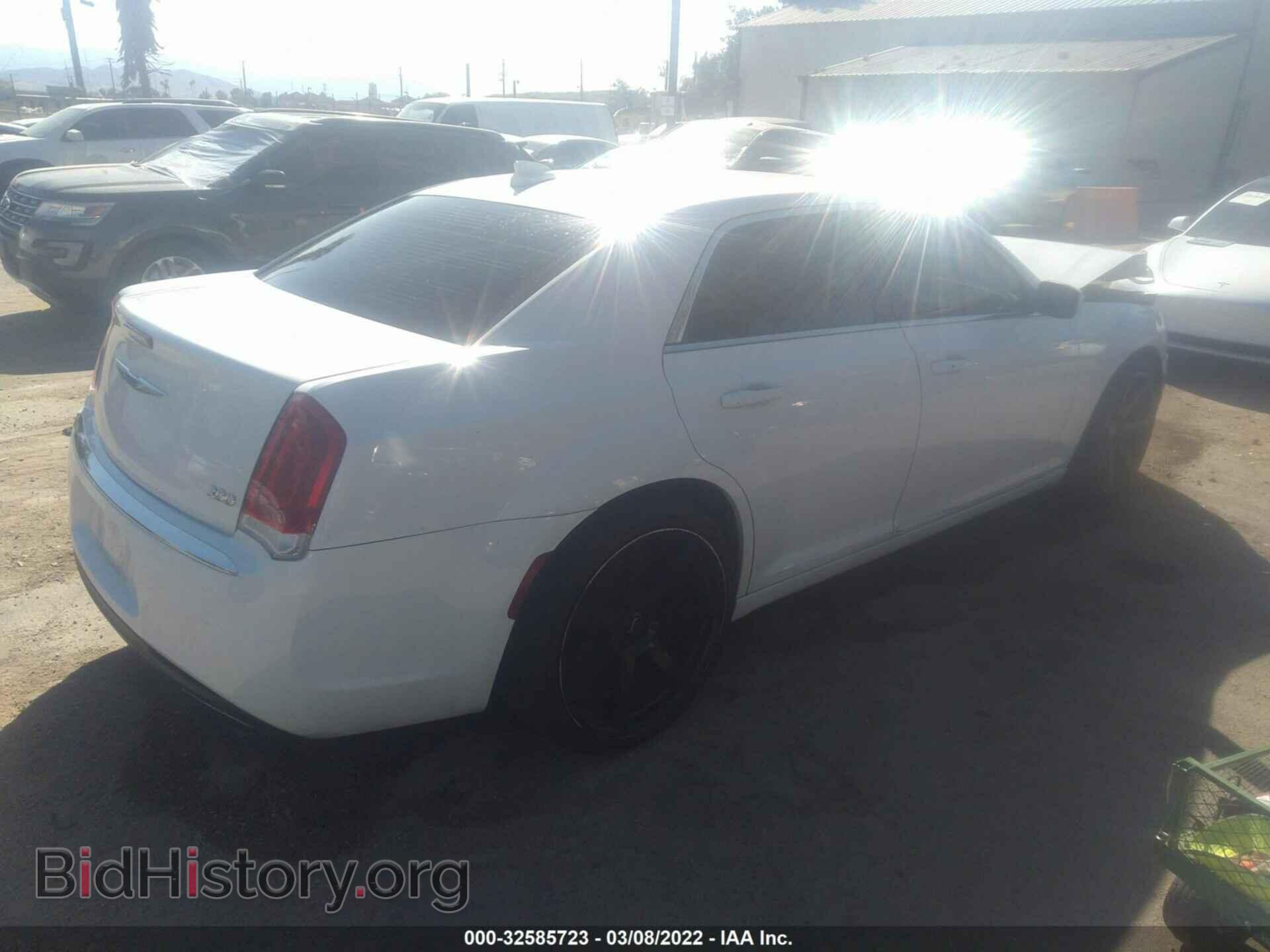 2015 CHRYSLER 300 - VIN: 2C3CCAAGXFH749497 - Фото 4