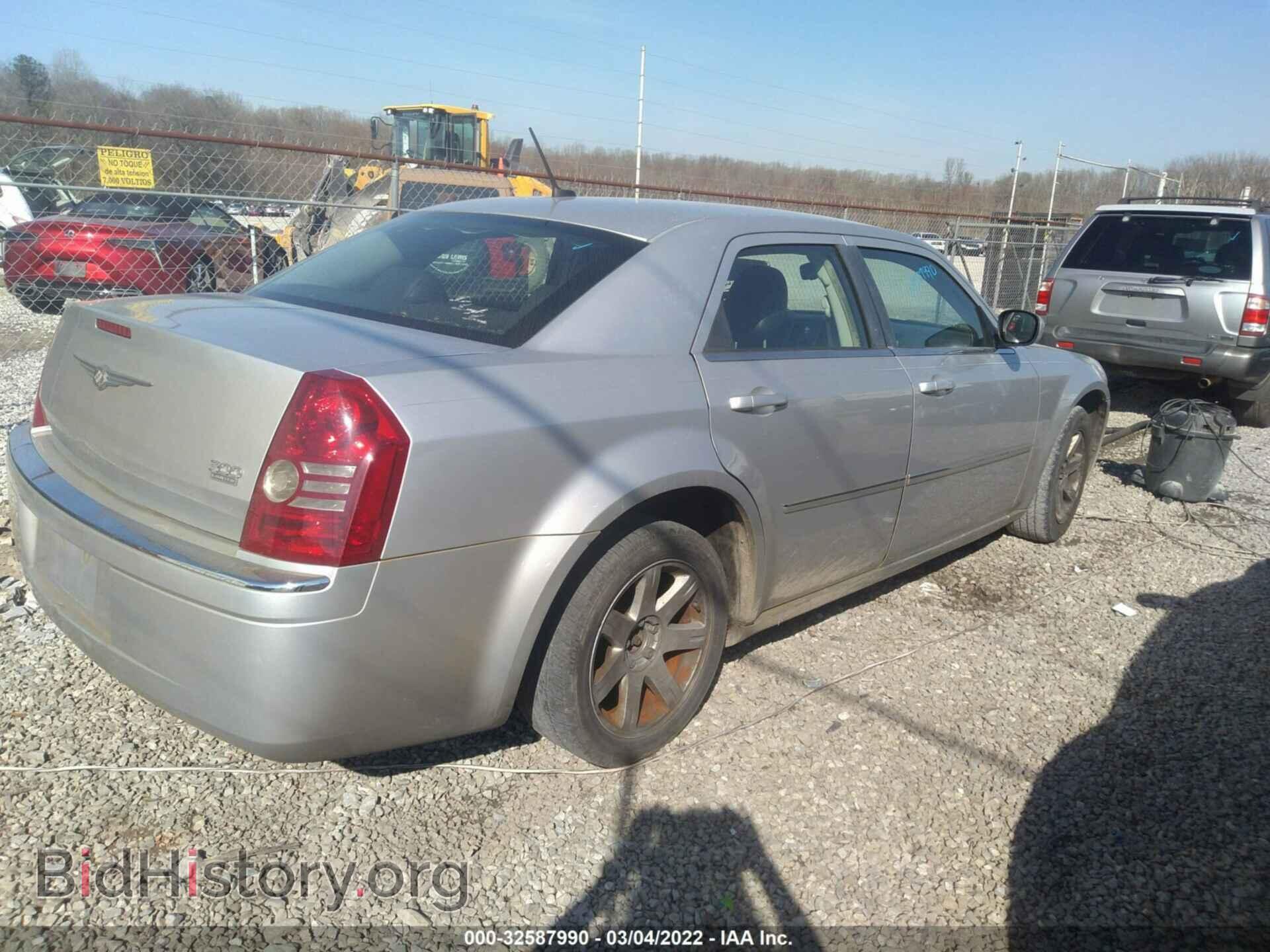 2008 CHRYSLER 300 - VIN: 2C3KA33G98H241535 - Фото 4