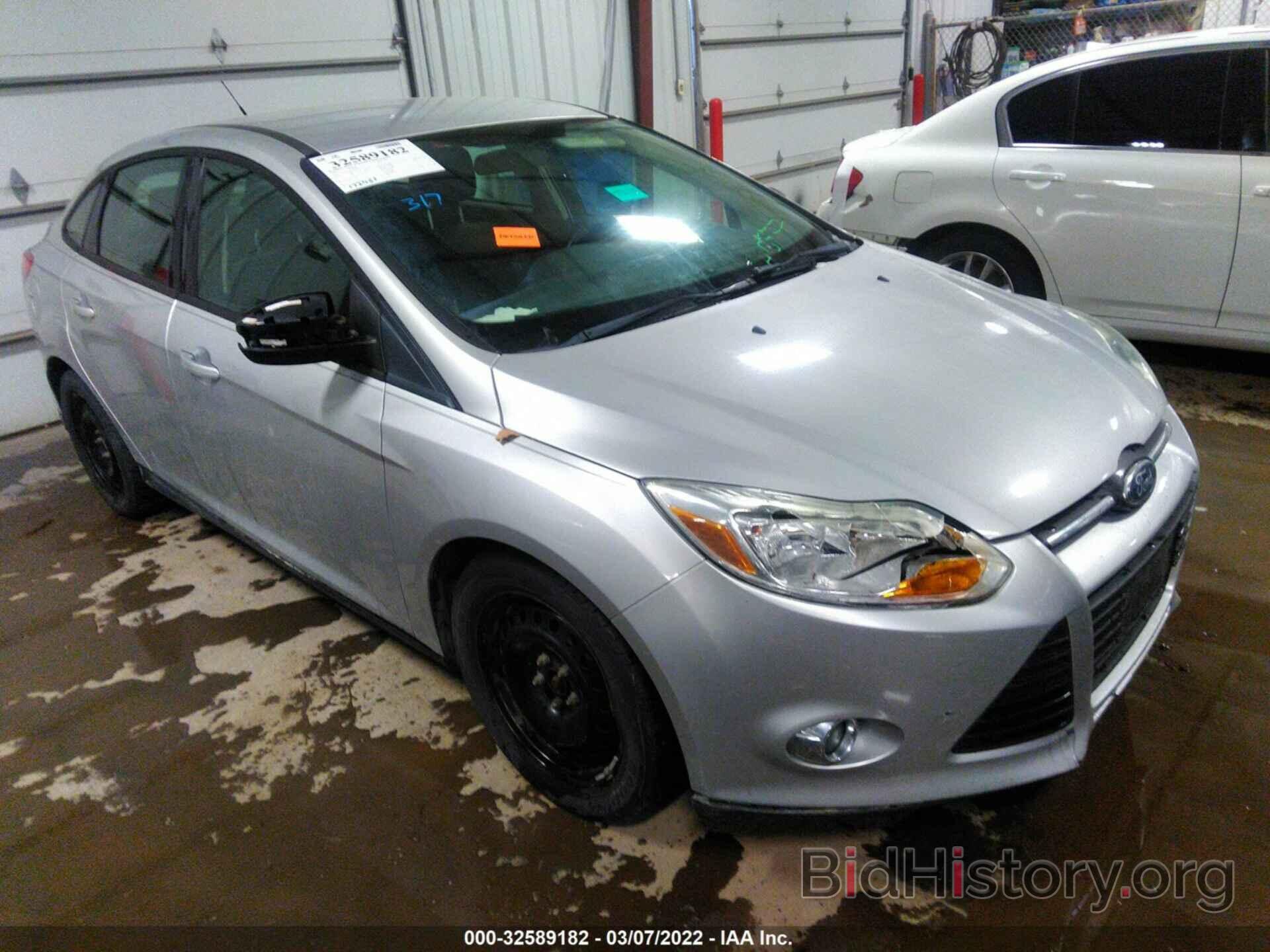 Photo 1FAHP3F2XCL215094 - FORD FOCUS 2012
