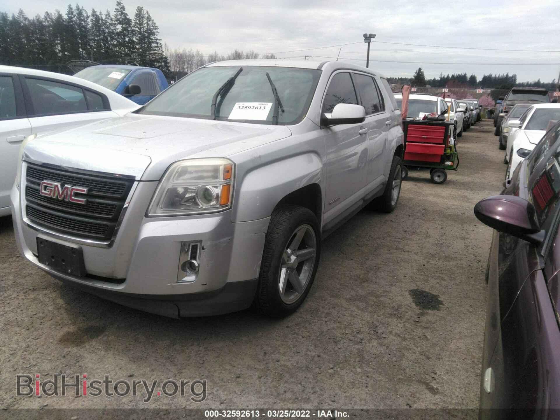 2011 GMC TERRAIN - VIN: 2CTFLREC0B6232945 - Photo 2