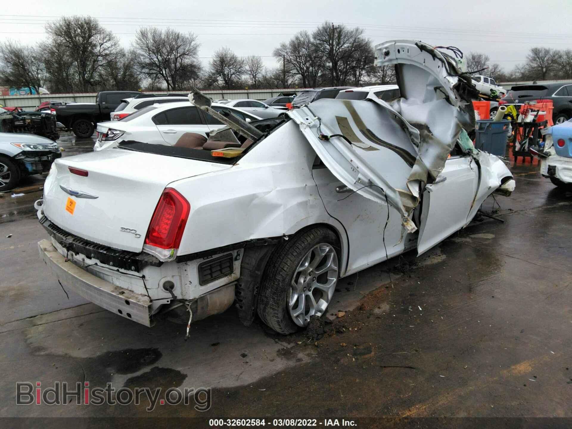 2019 CHRYSLER 300 - VIN: 2C3CCAPT2KH524019 - Фото 4