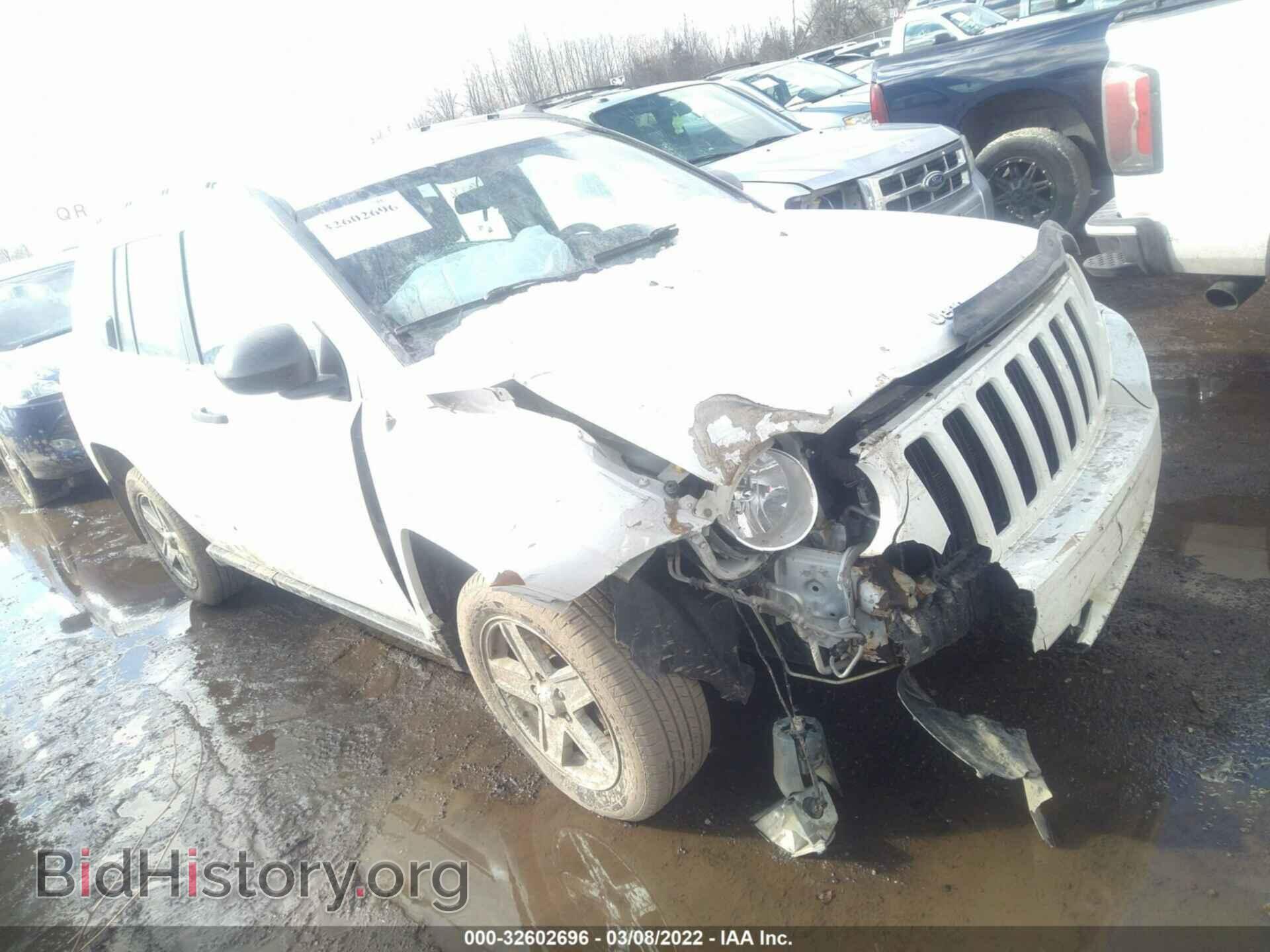 Photo 1J4NT4FA0AD556060 - JEEP COMPASS 2010