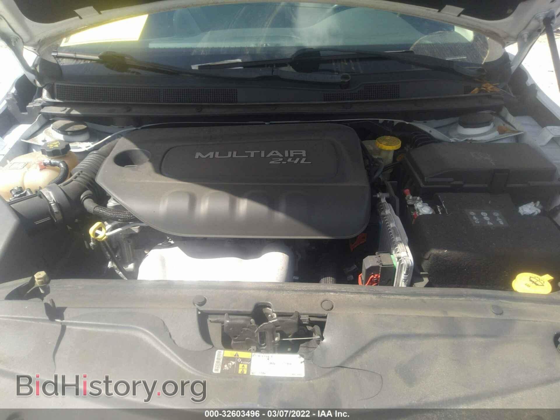 2016 CHRYSLER 200 - VIN: 1C3CCCAB3GN164513 - Фото 10