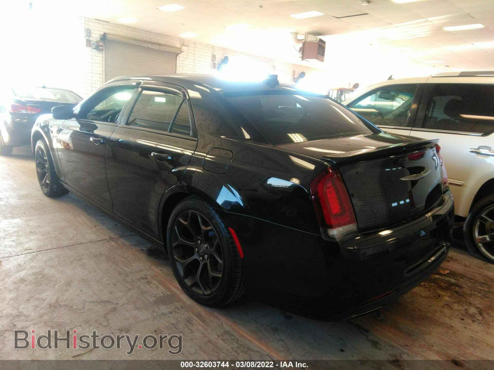 2019 CHRYSLER 300 - VIN: 2C3CCABG8KH693715 - Фото 3