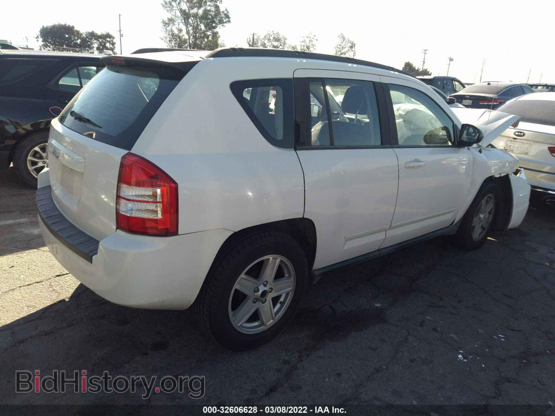 2010 JEEP COMPASS - VIN: 1J4NT4FB6AD631840 - Фото 4